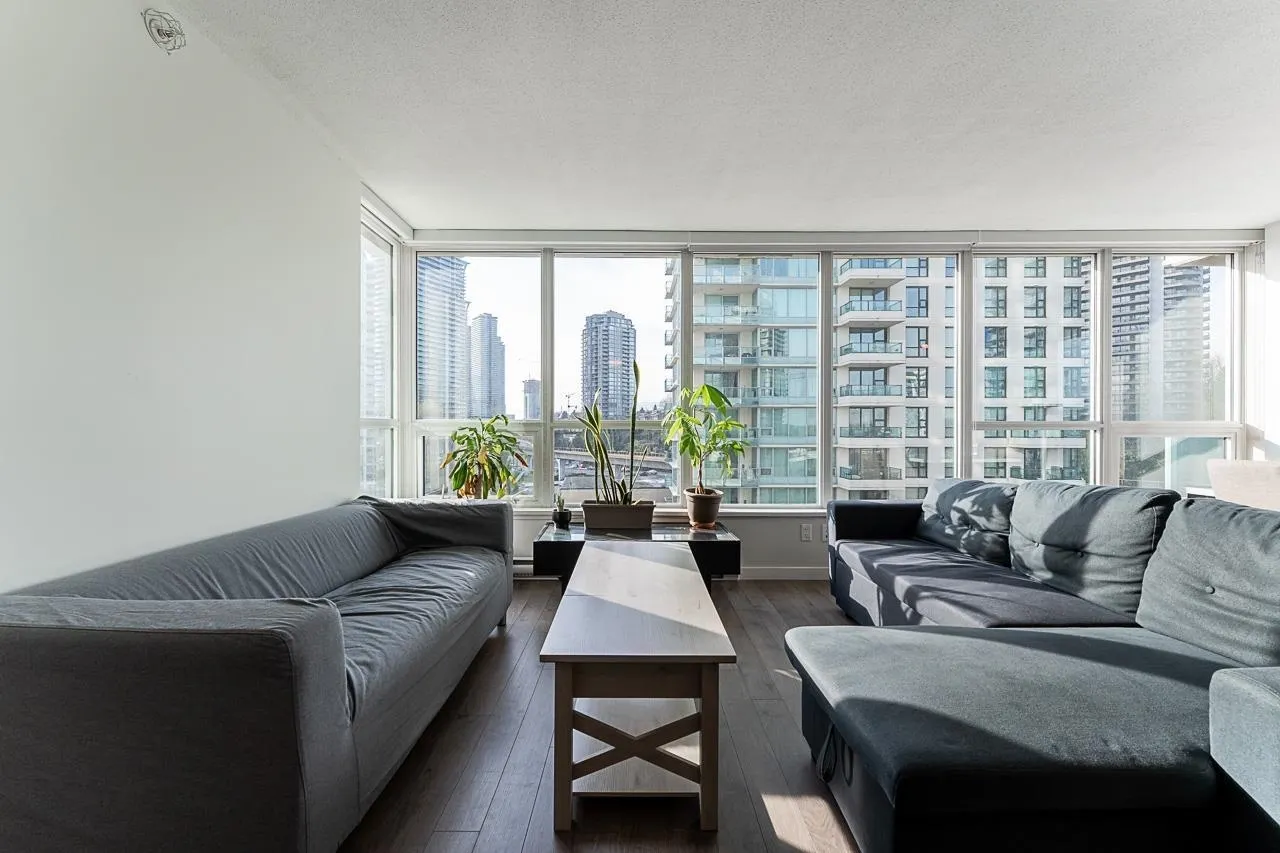 2232 Douglas Road #905