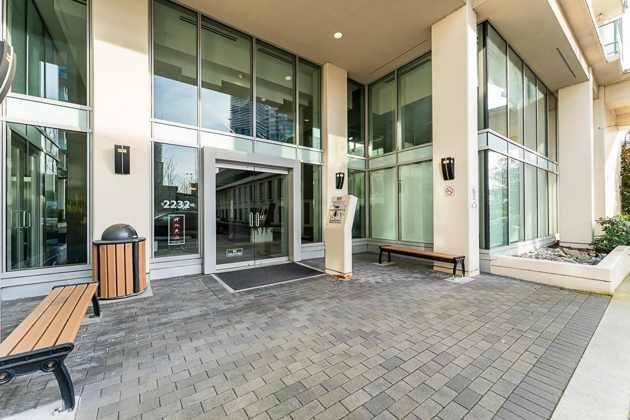 2232 Douglas Road #905