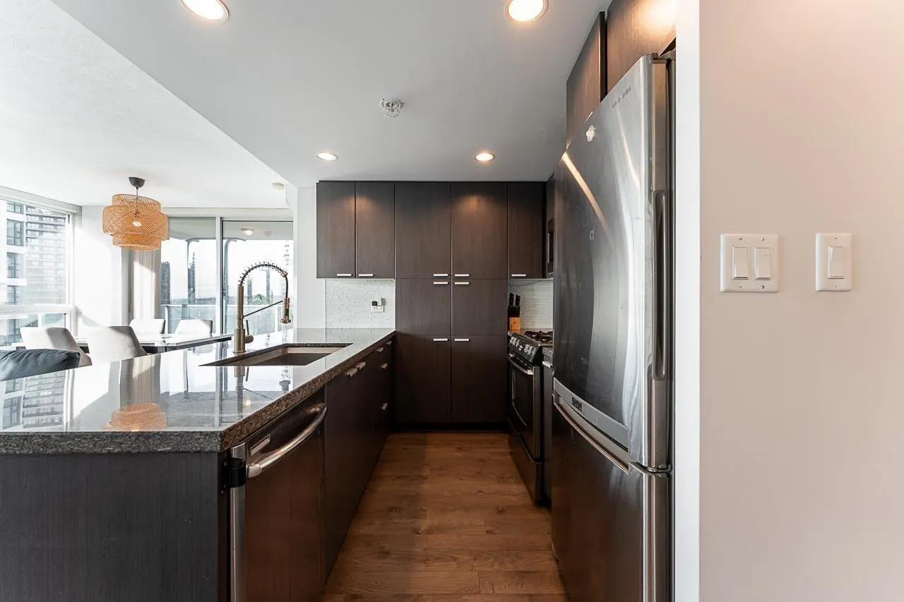 2232 Douglas Road #905