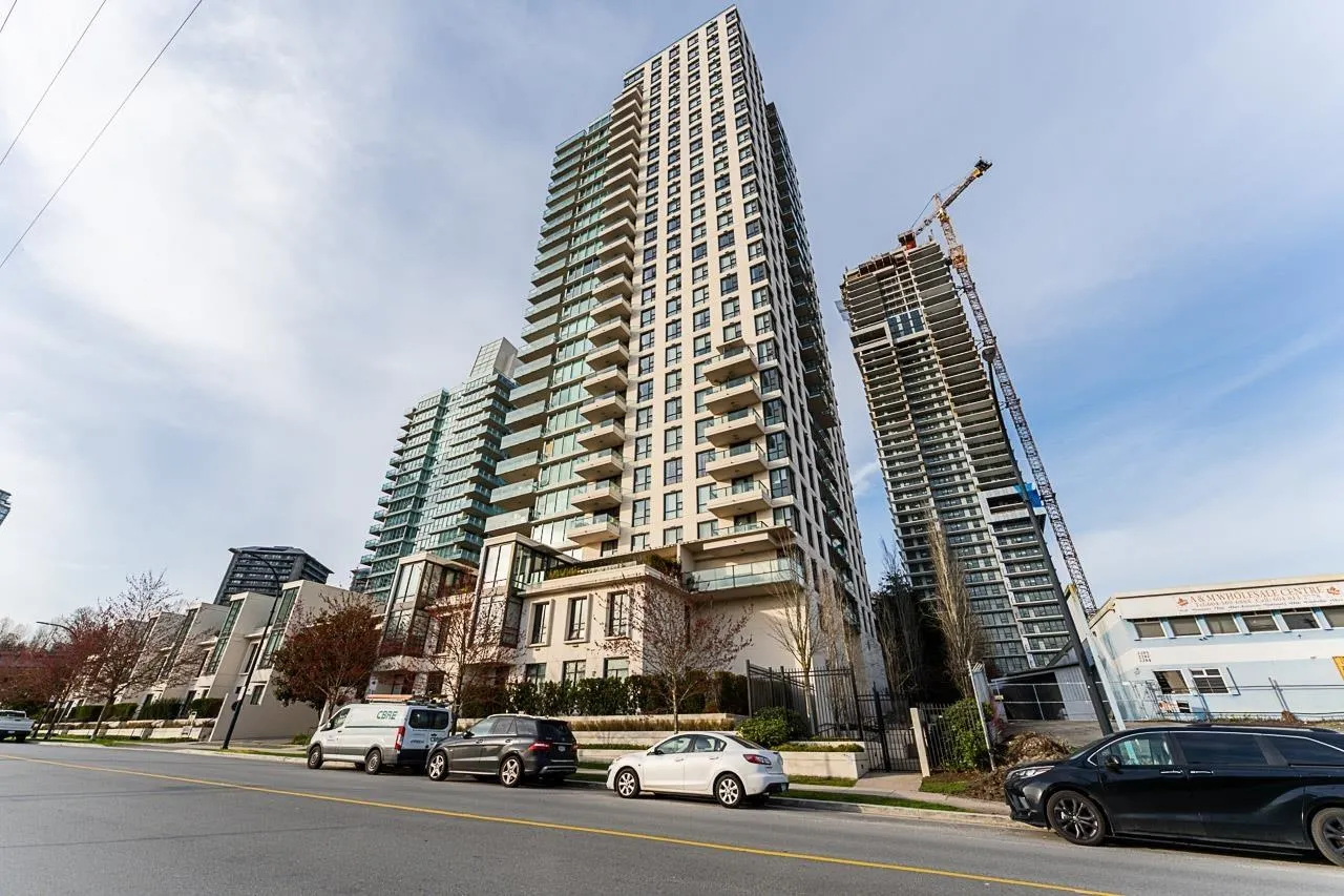 2232 Douglas Road #905