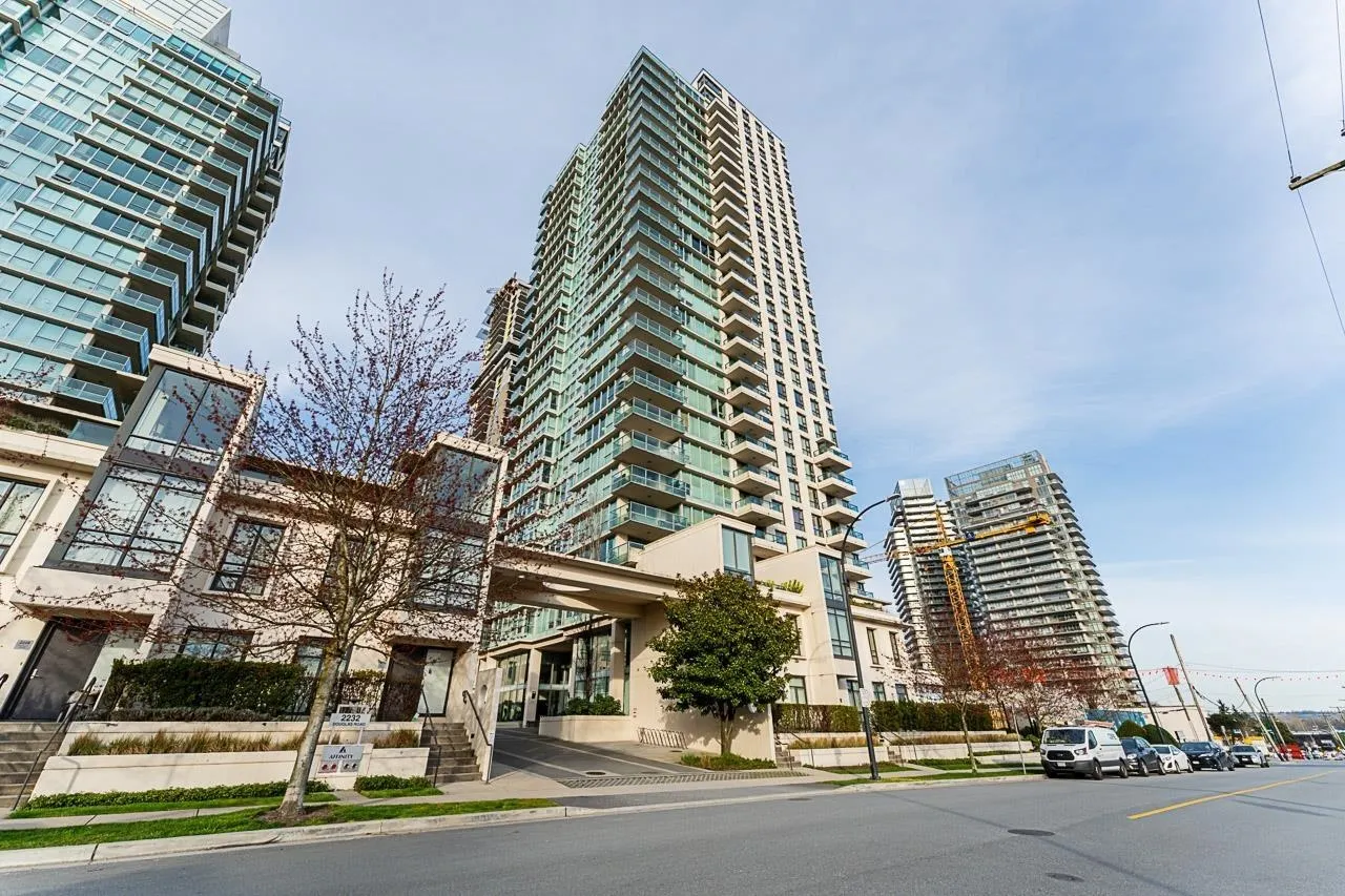 2232 Douglas Road #905