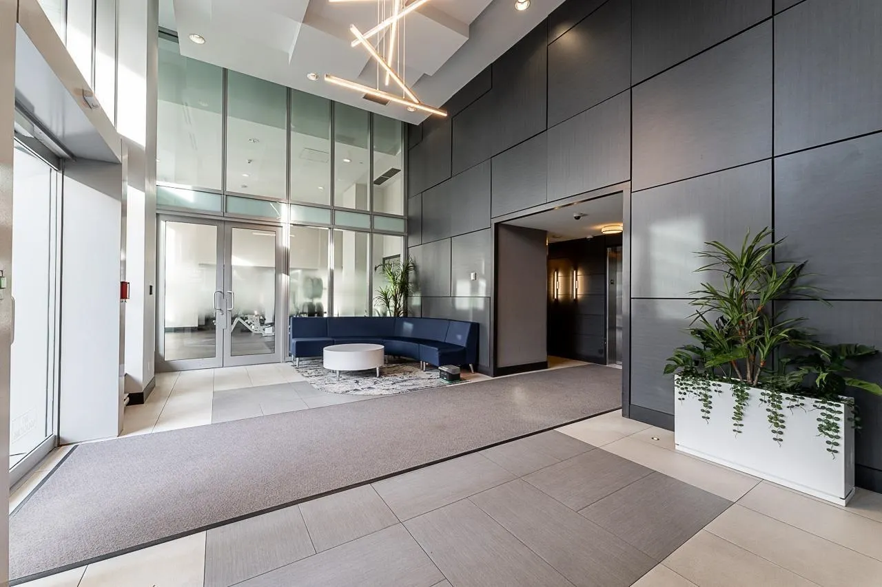 2232 Douglas Road #905