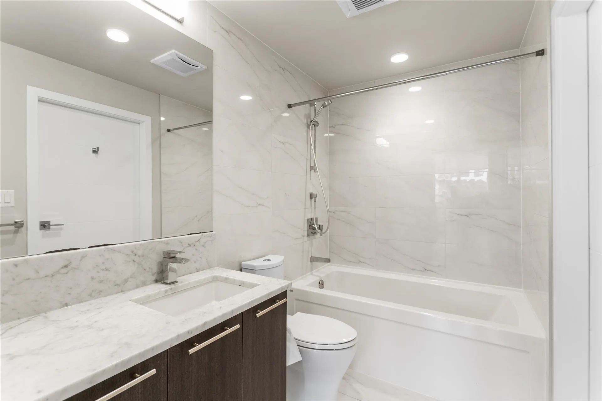 4963 Cambie Street #305