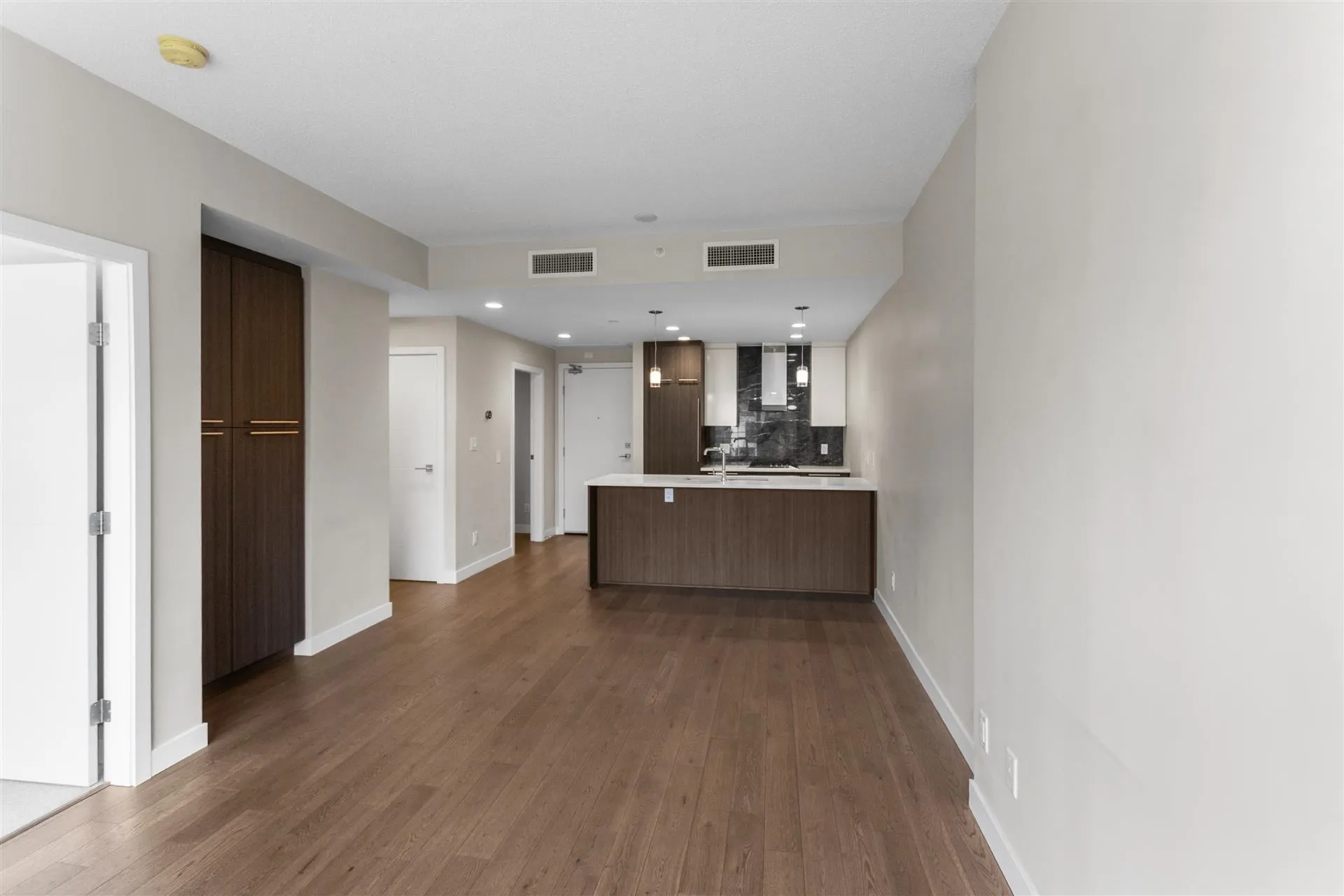 4963 Cambie Street #305