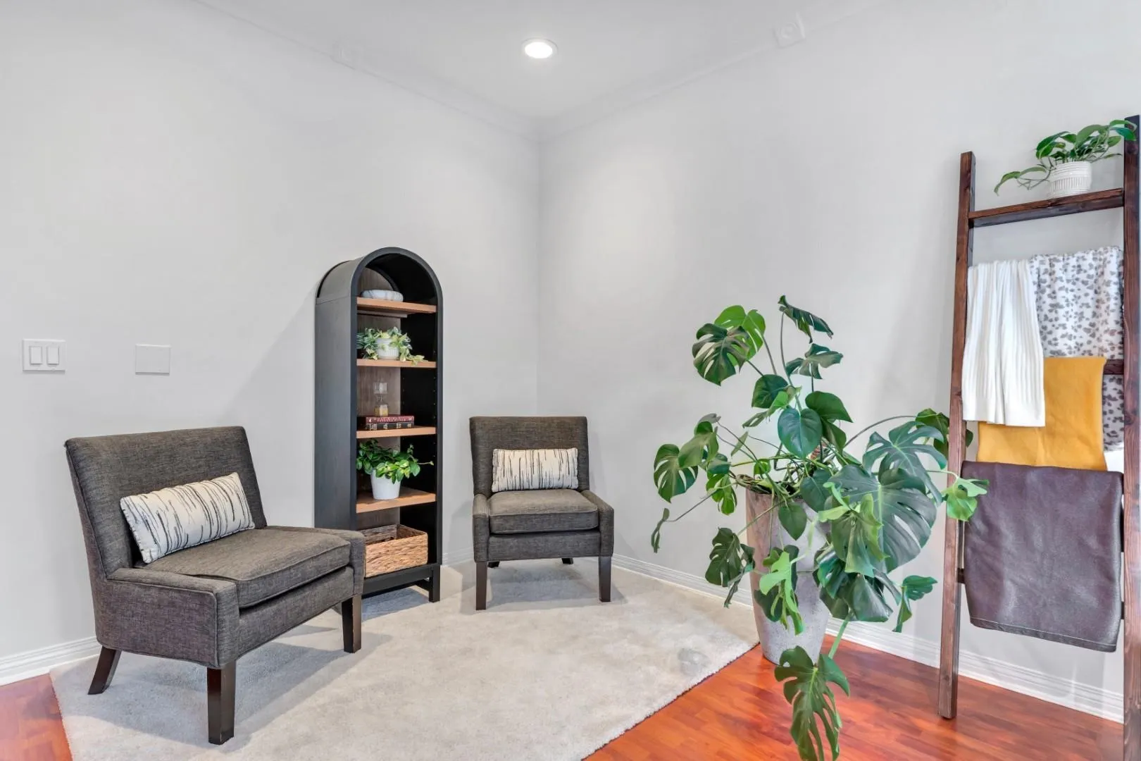 1055 Riverwood Gate #142