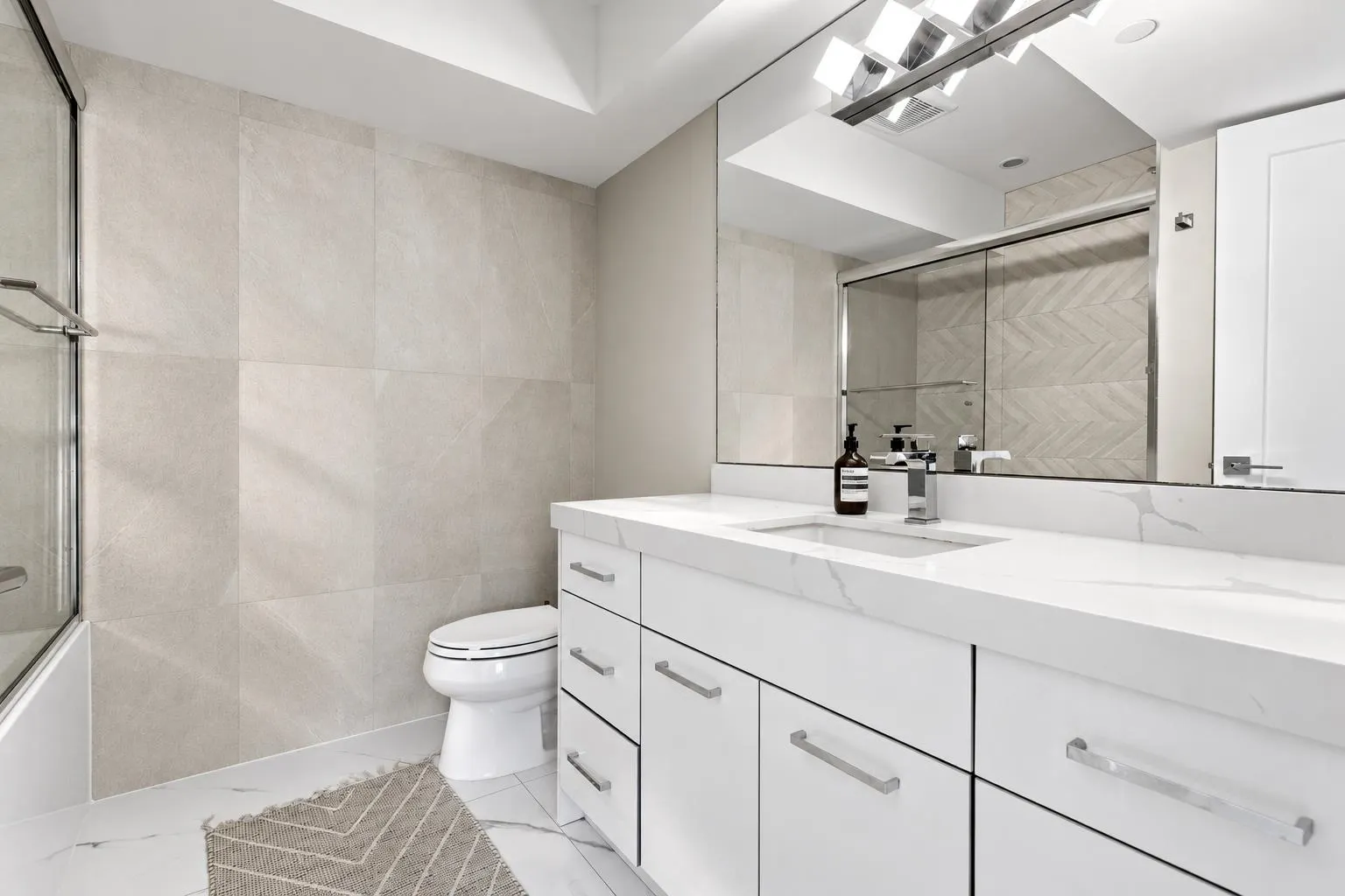233 W 5th Street #2