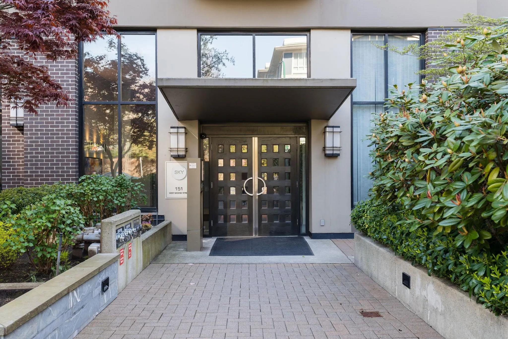 151 W 2nd Street #903