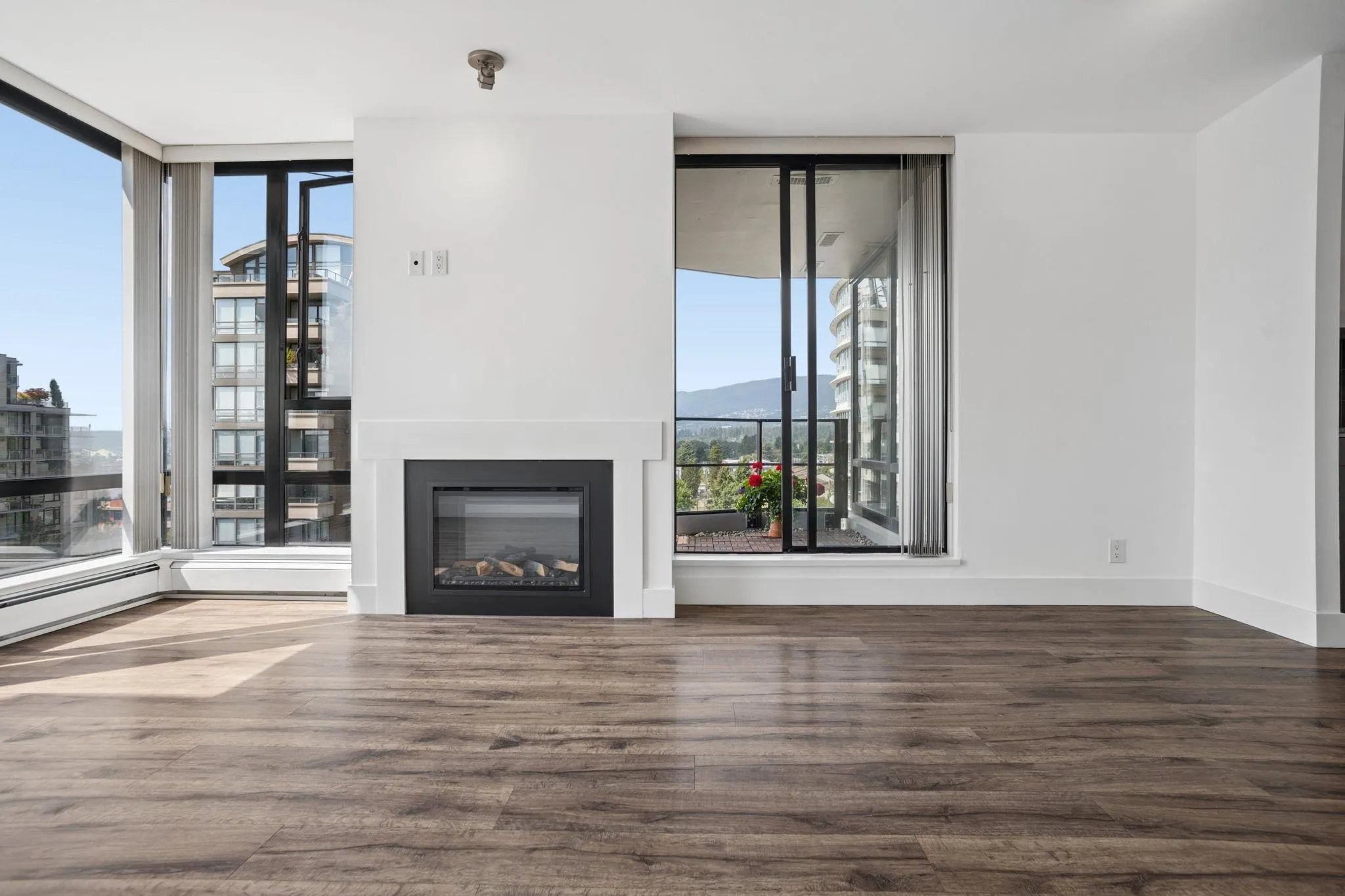 151 W 2nd Street #903