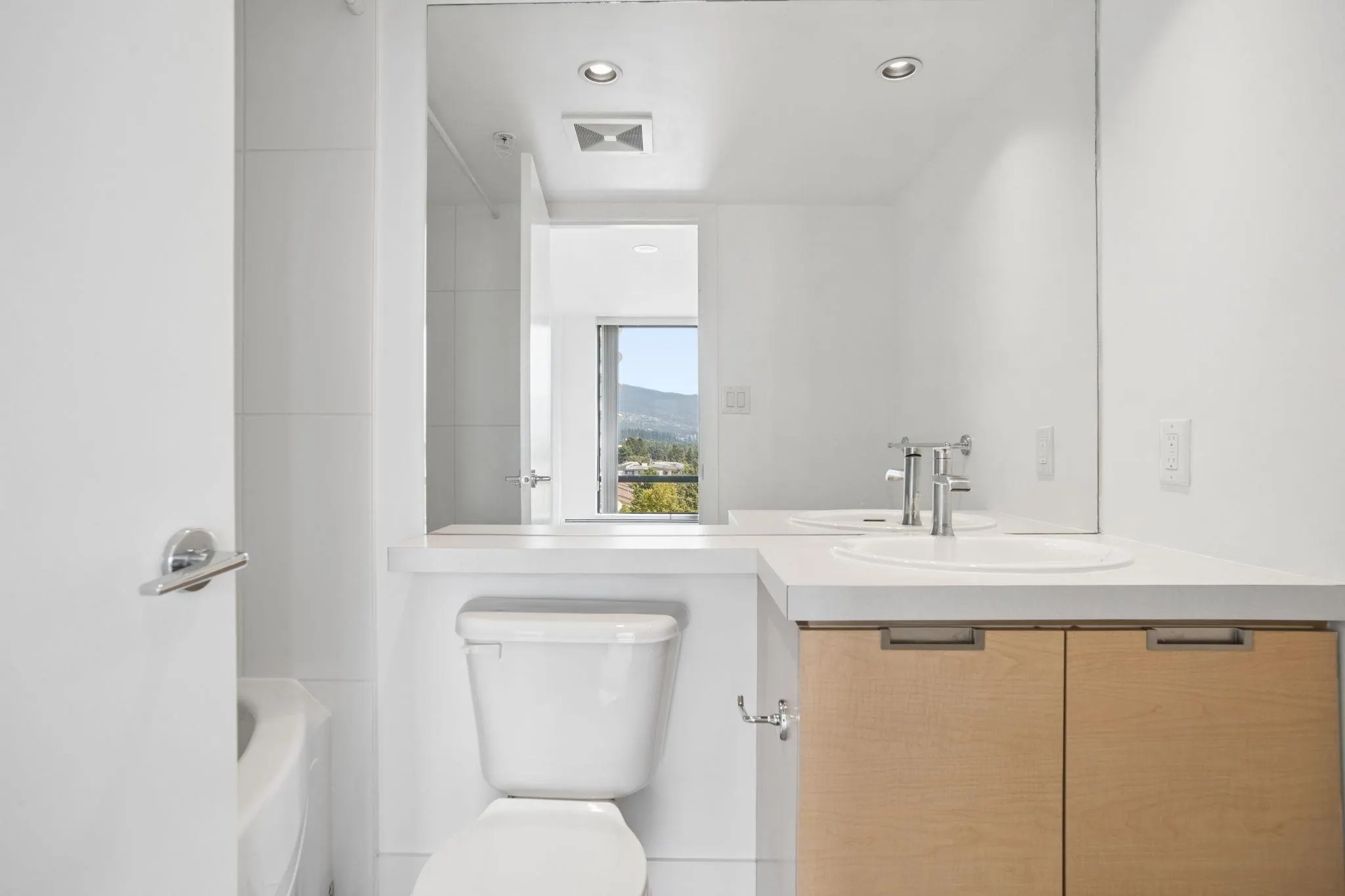 151 W 2nd Street #903