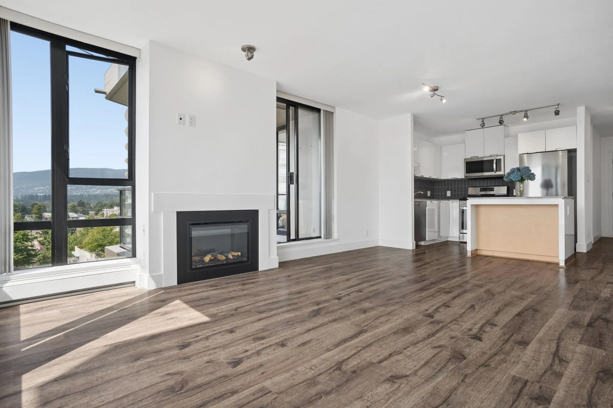 151 W 2nd Street #903