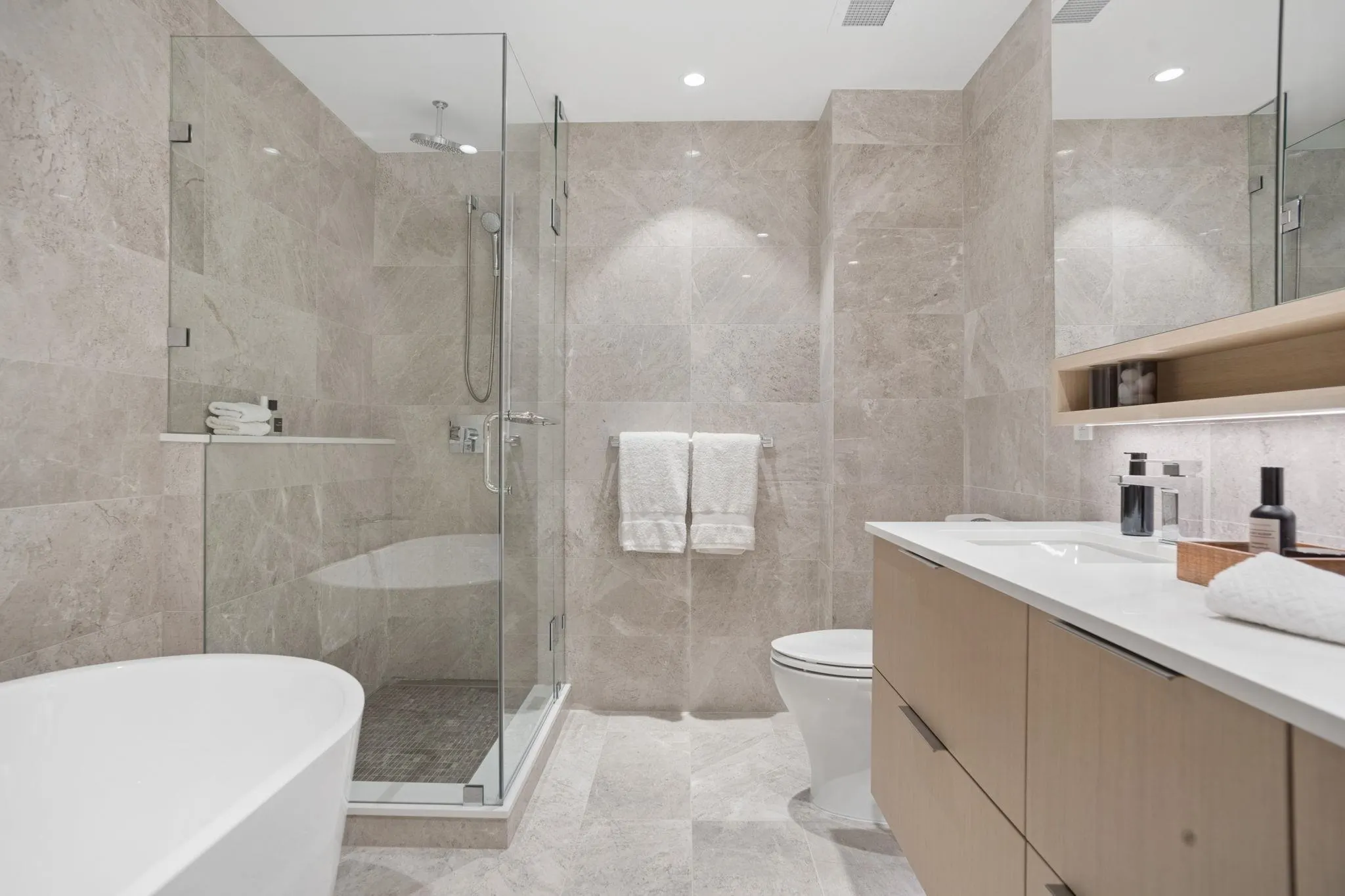 485 W 42 Avenue #1203