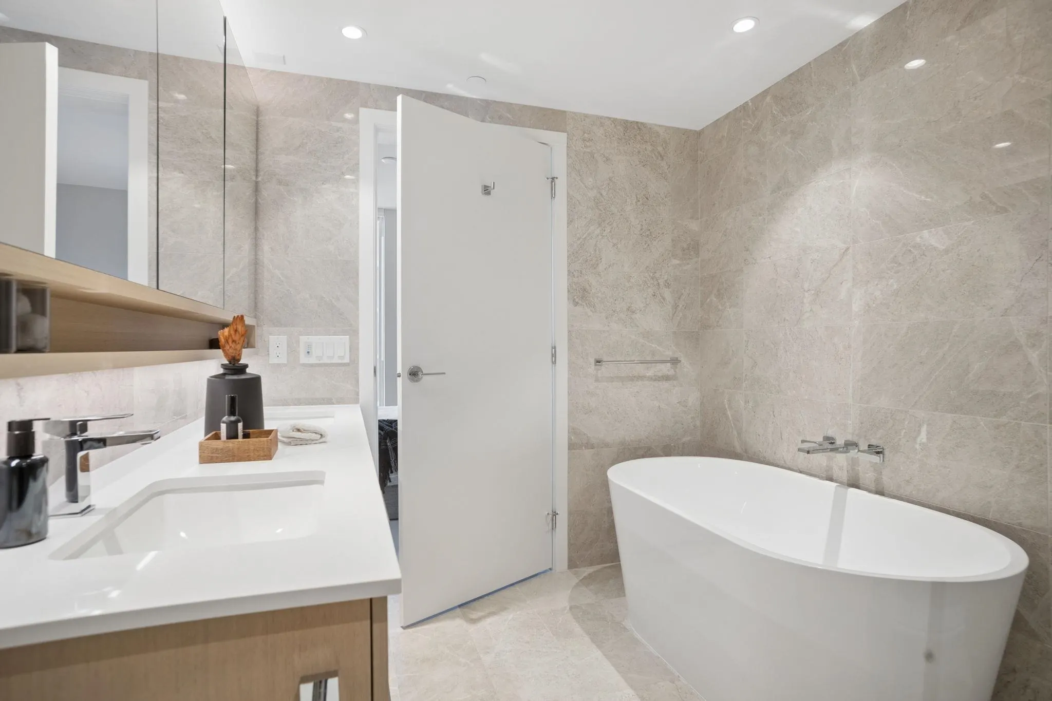 485 W 42 Avenue #1203