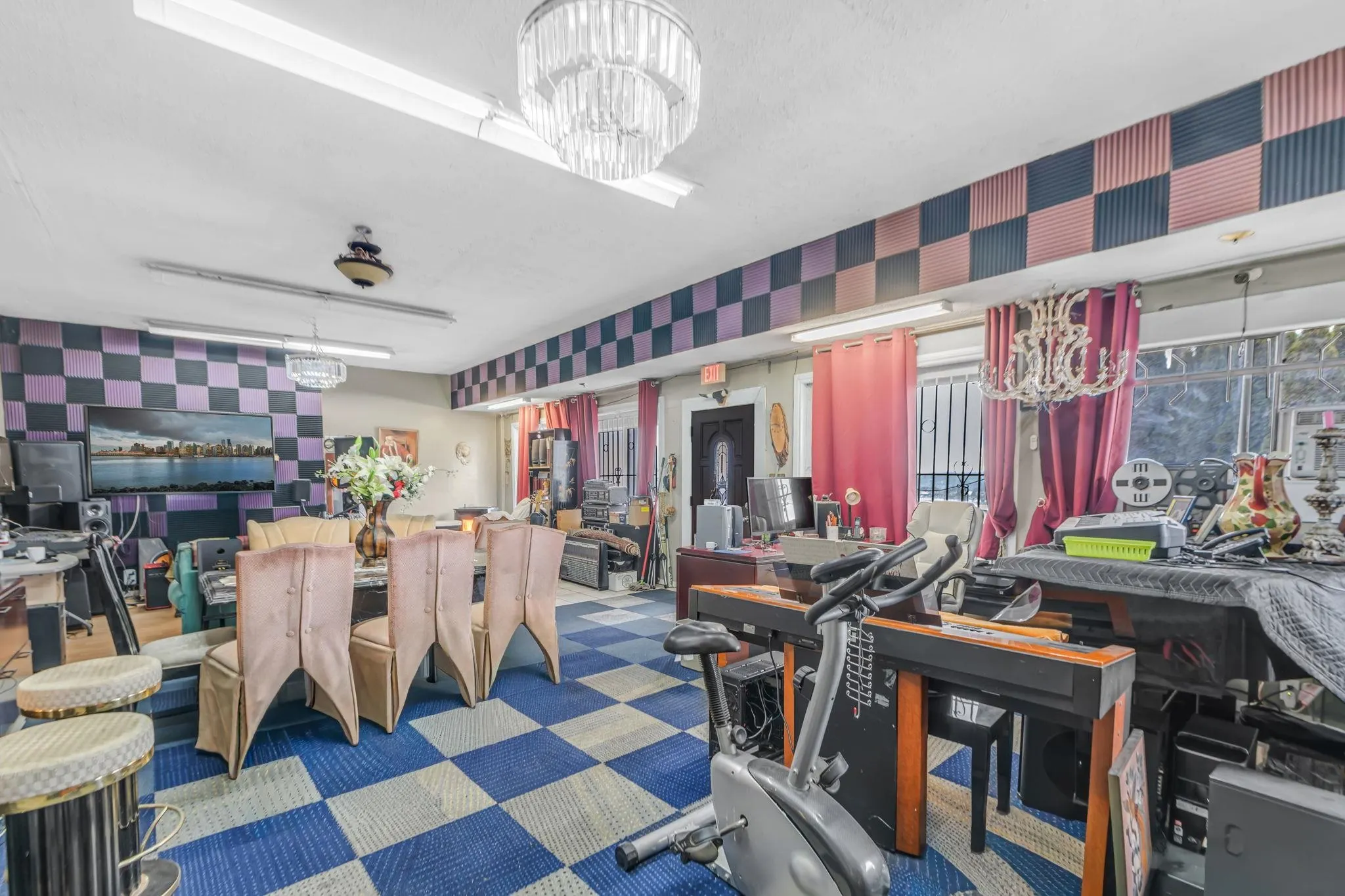 2141 Marine Way