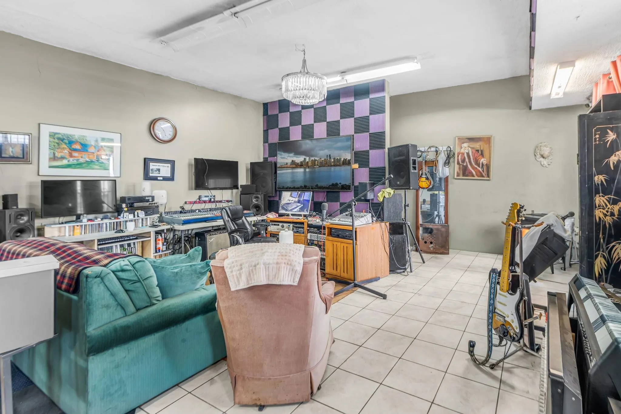 2141 Marine Way