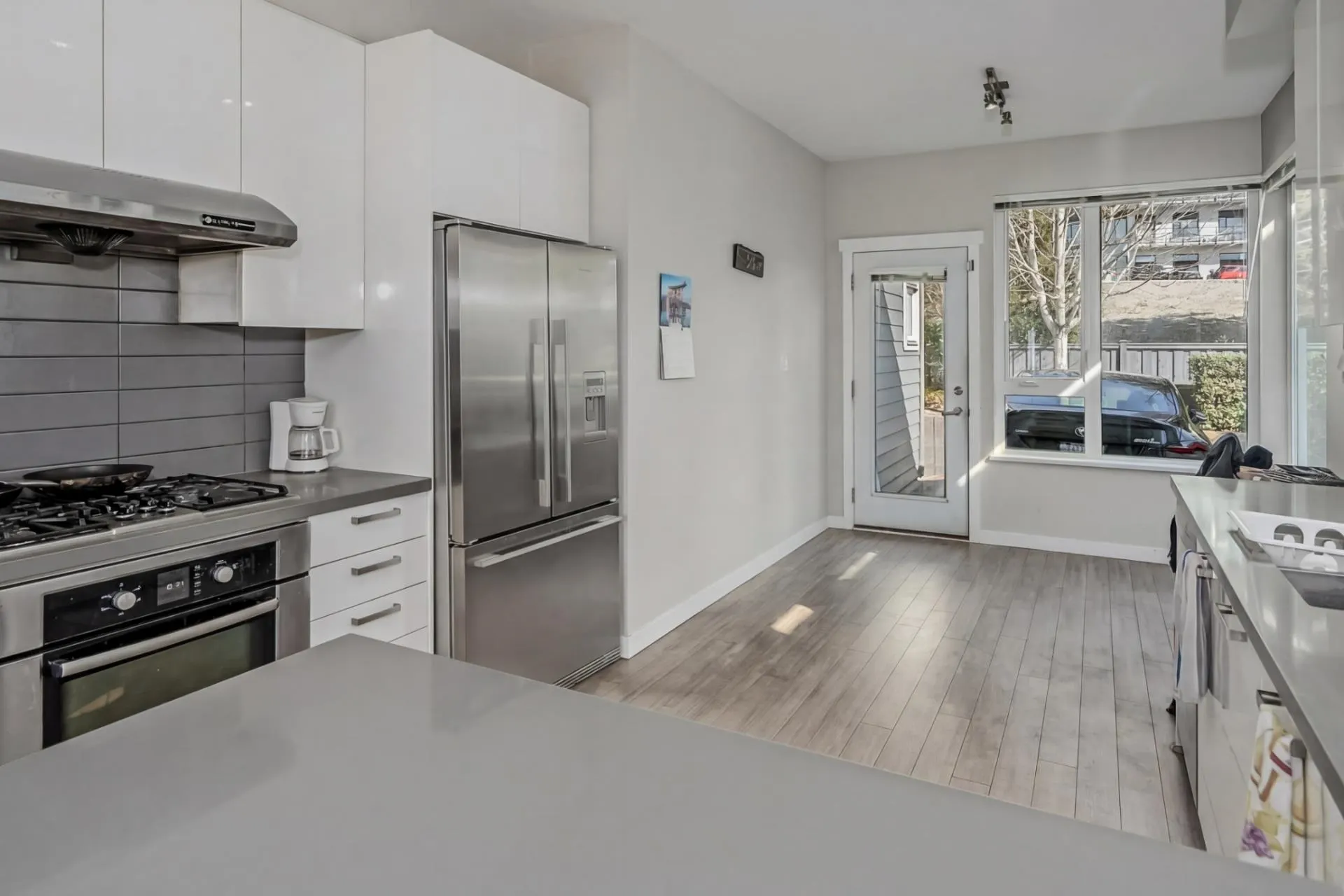 3107 E Kent Avenue North Avenue