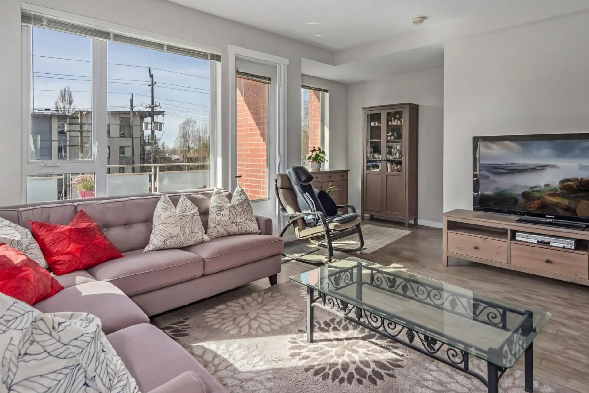 3107 E Kent Avenue North Avenue