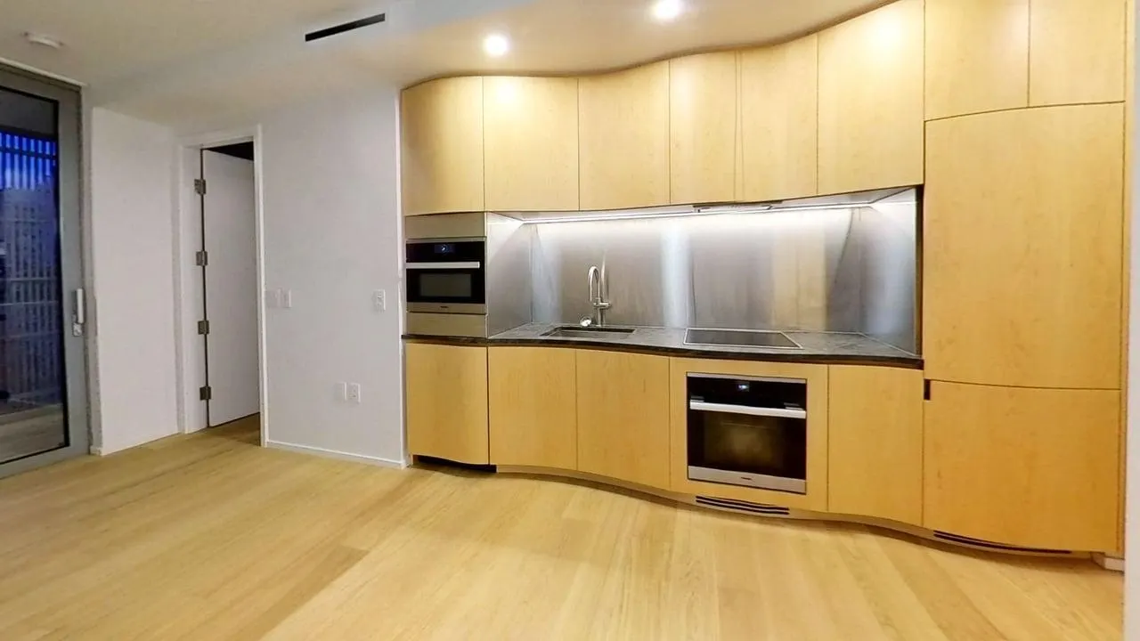 1568 Alberni Street #9xx