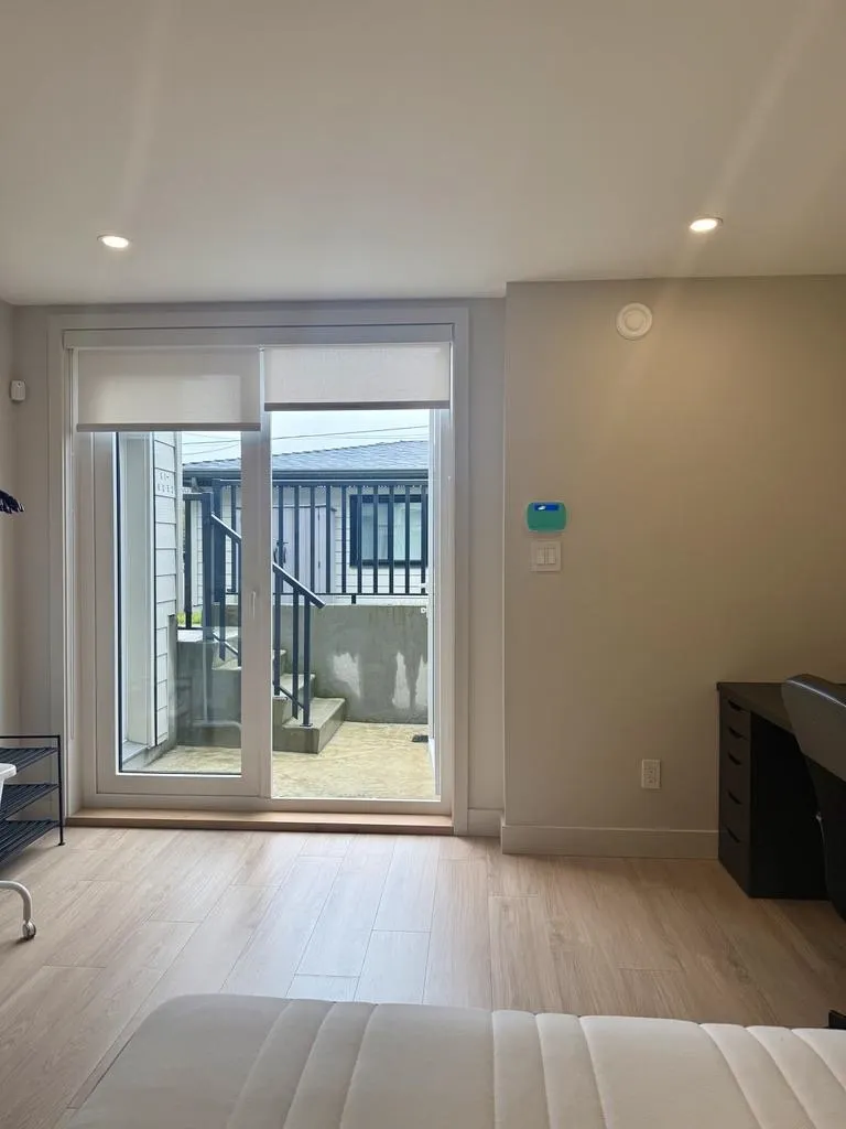 6252 Kitchener Street #studio