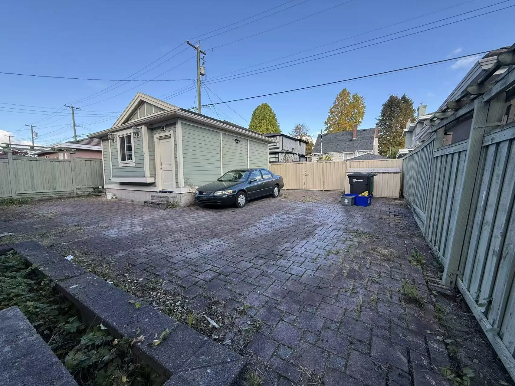4387 4387 William Street