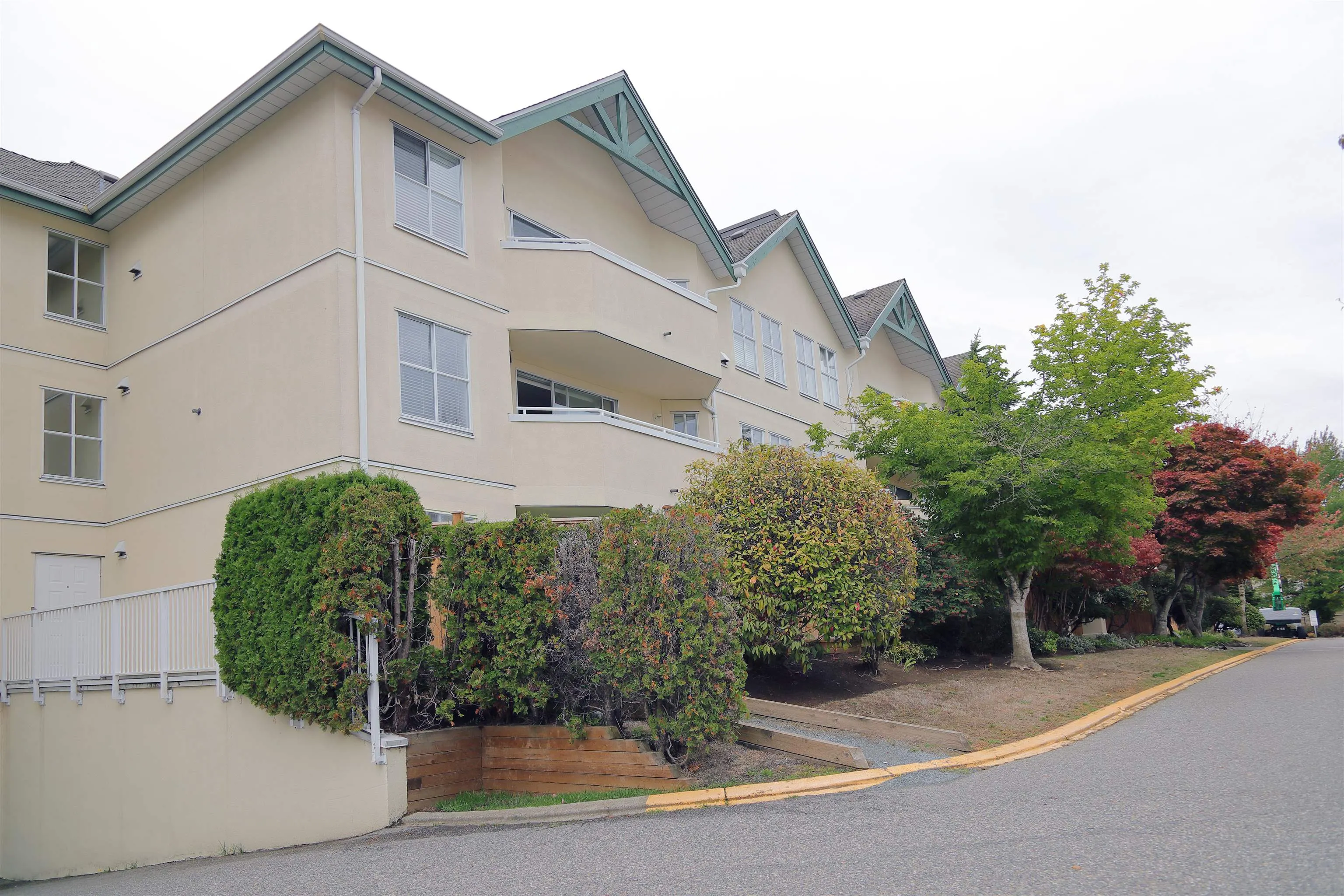 12633 72 Avenue #206