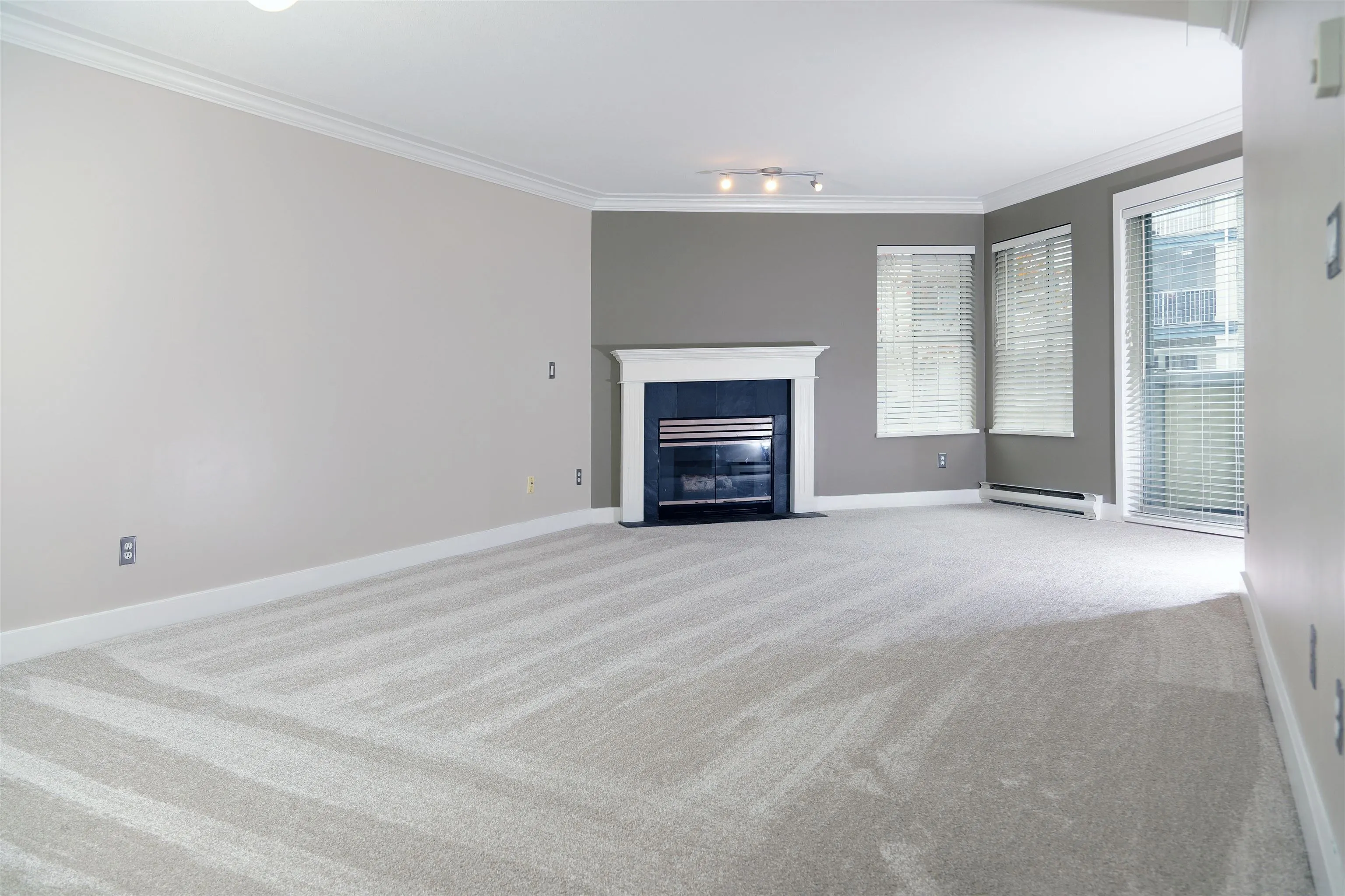 12633 72 Avenue #206