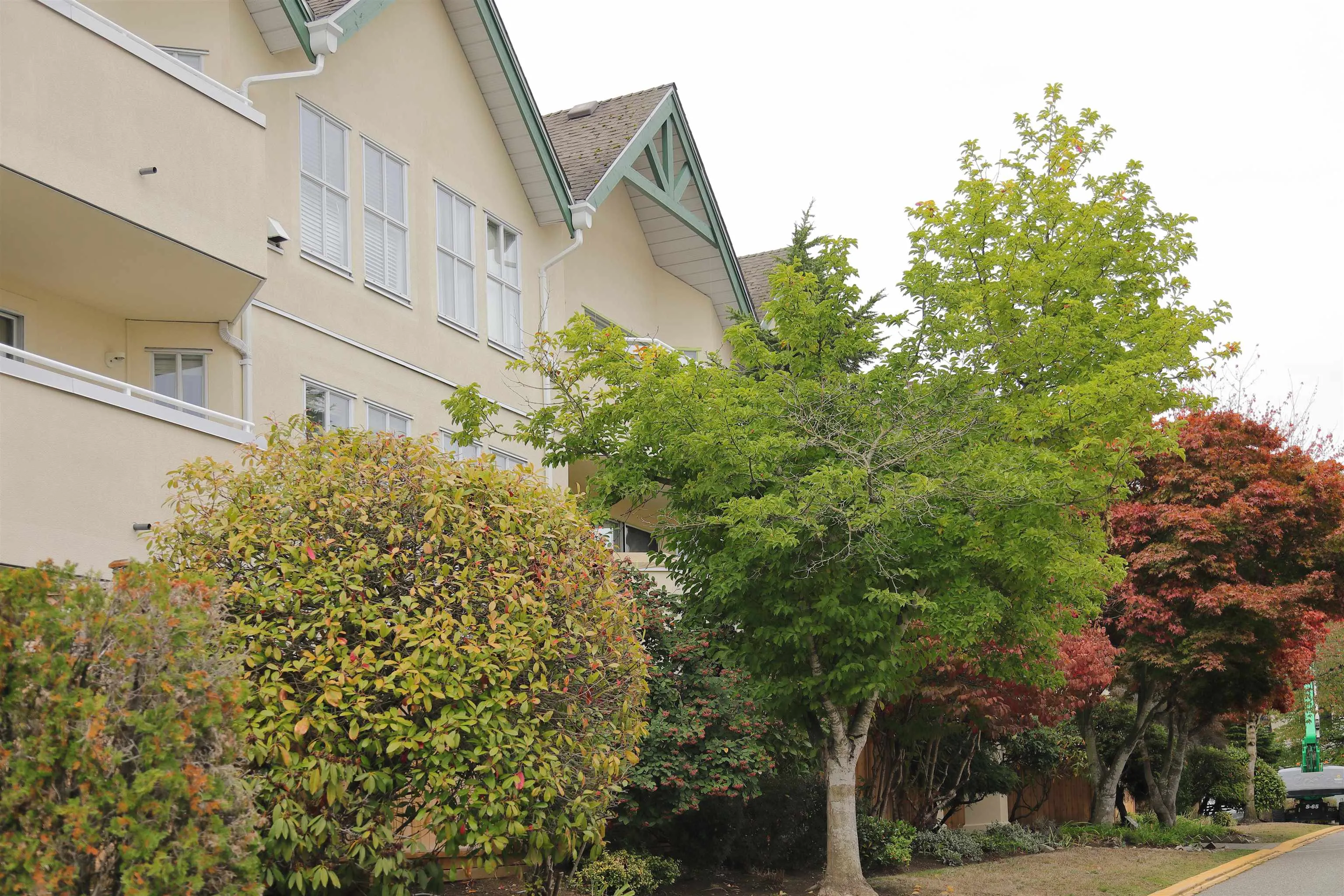 12633 72 Avenue #206