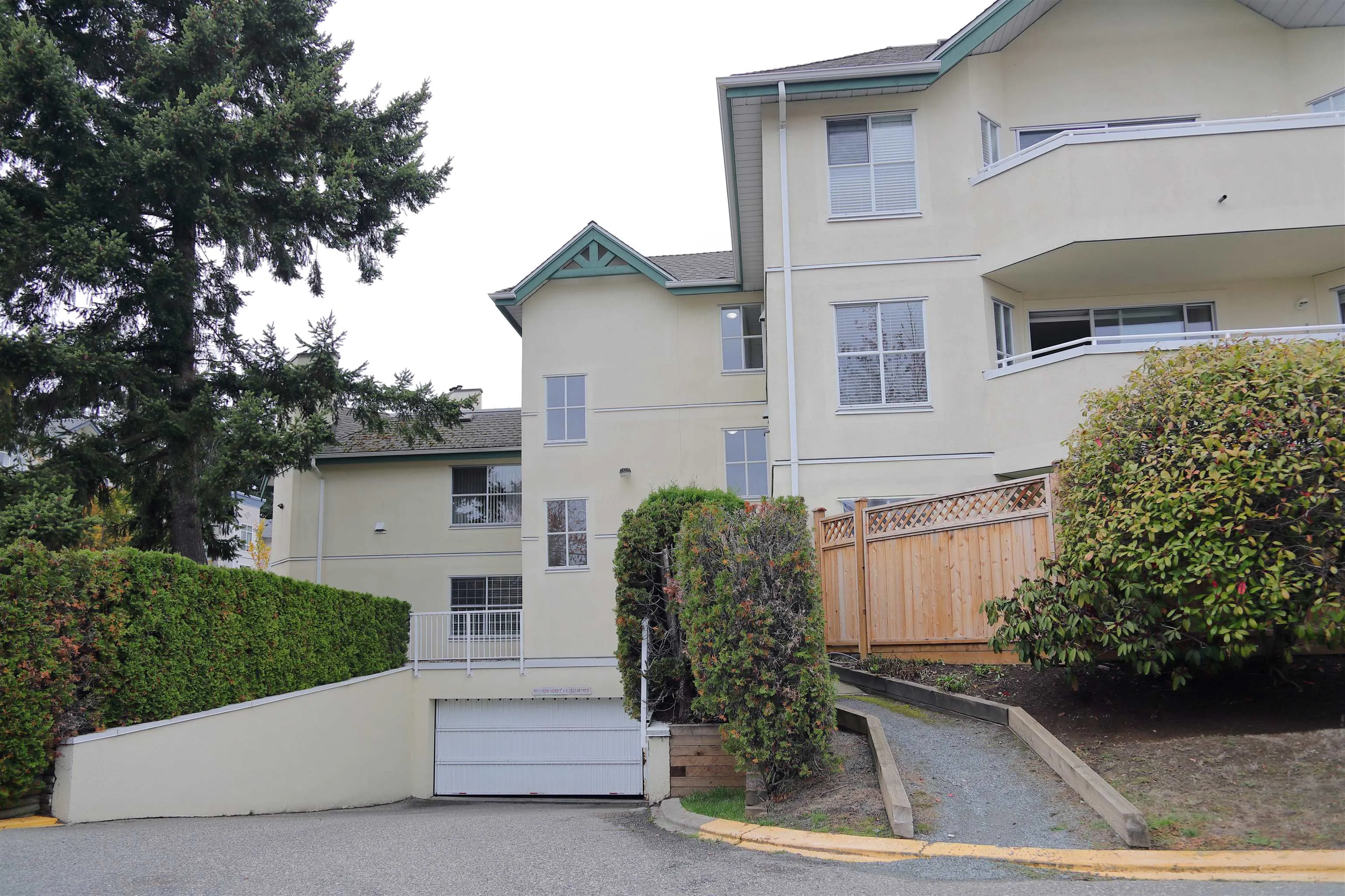 12633 72 Avenue #206