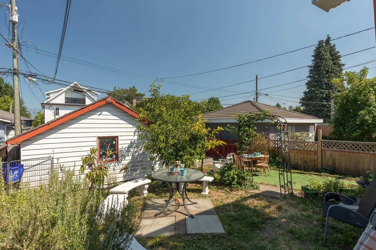 309 E Woodstock Avenue
