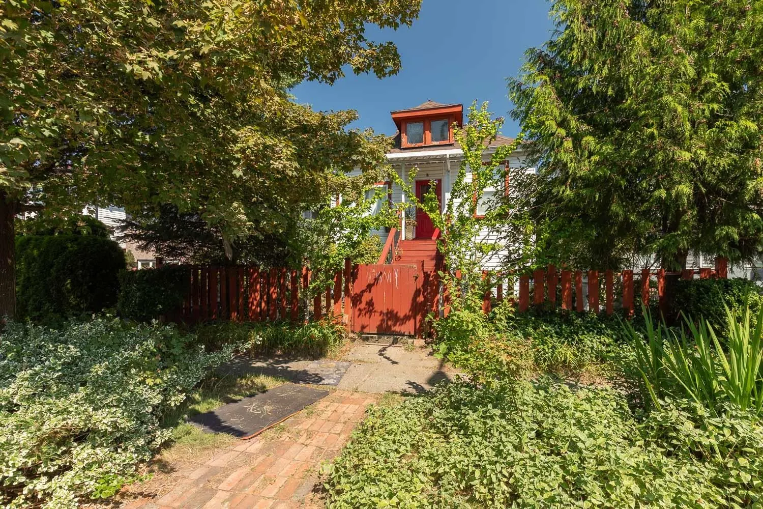 309 E Woodstock Avenue