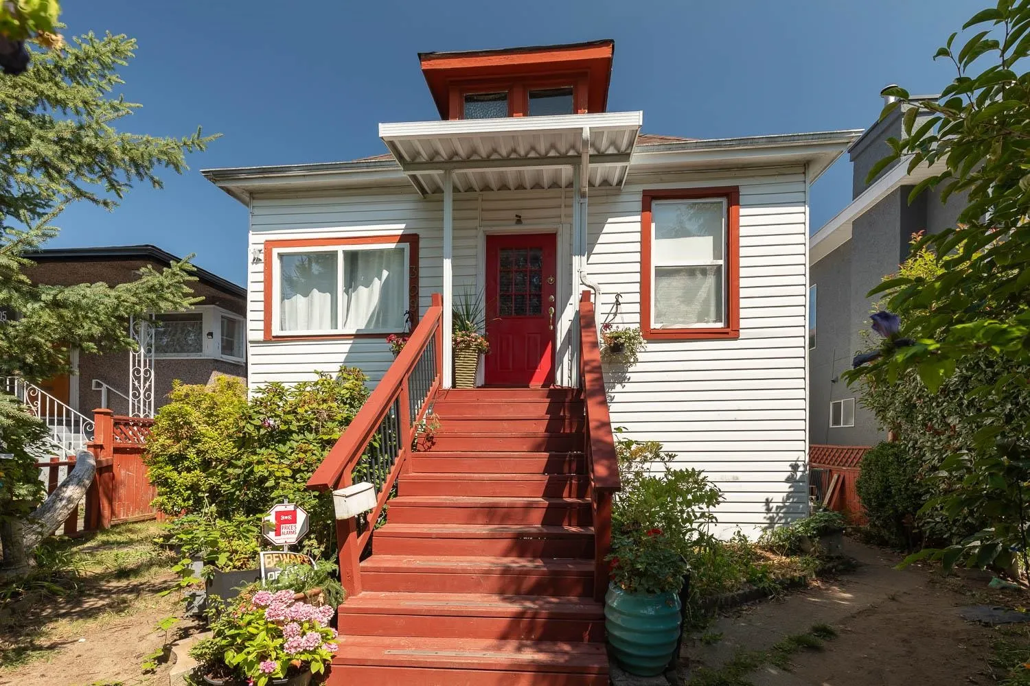 309 E Woodstock Avenue
