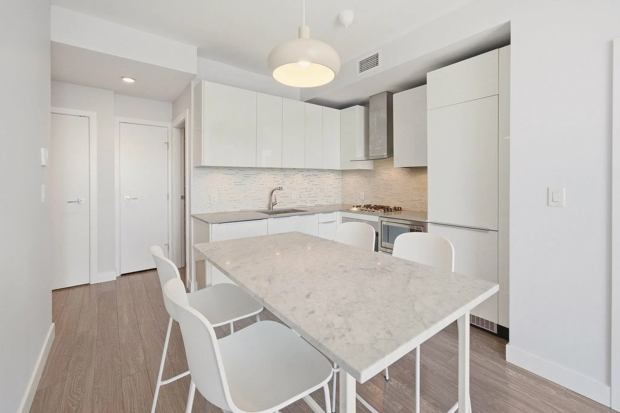 1283 Howe Street #3605