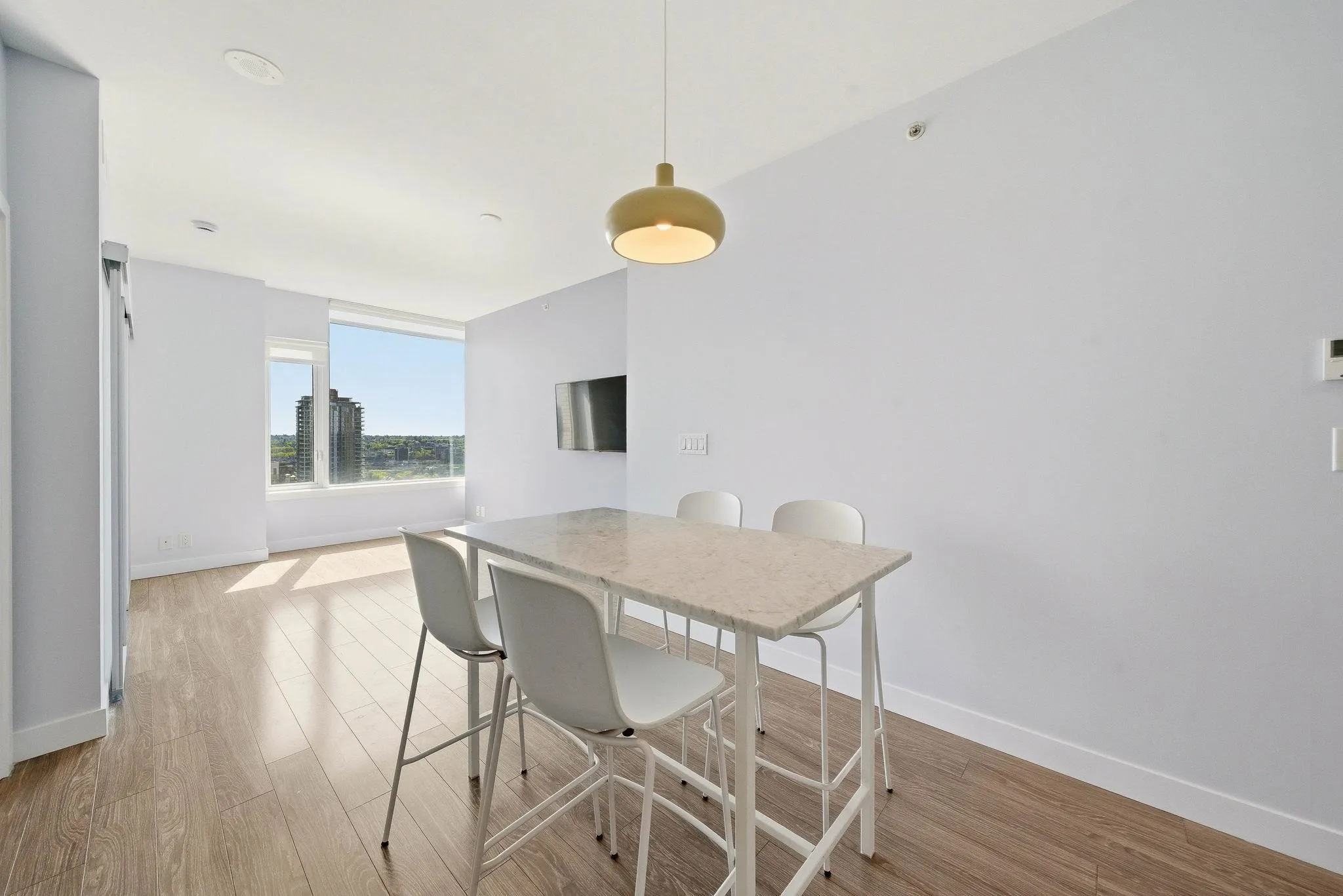 1283 Howe Street #3605