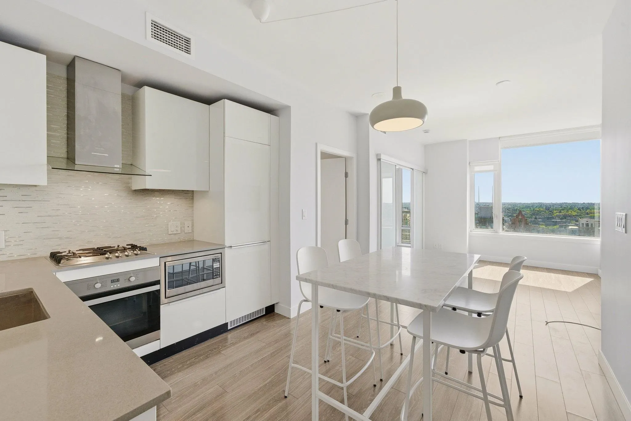 1283 Howe Street #3605