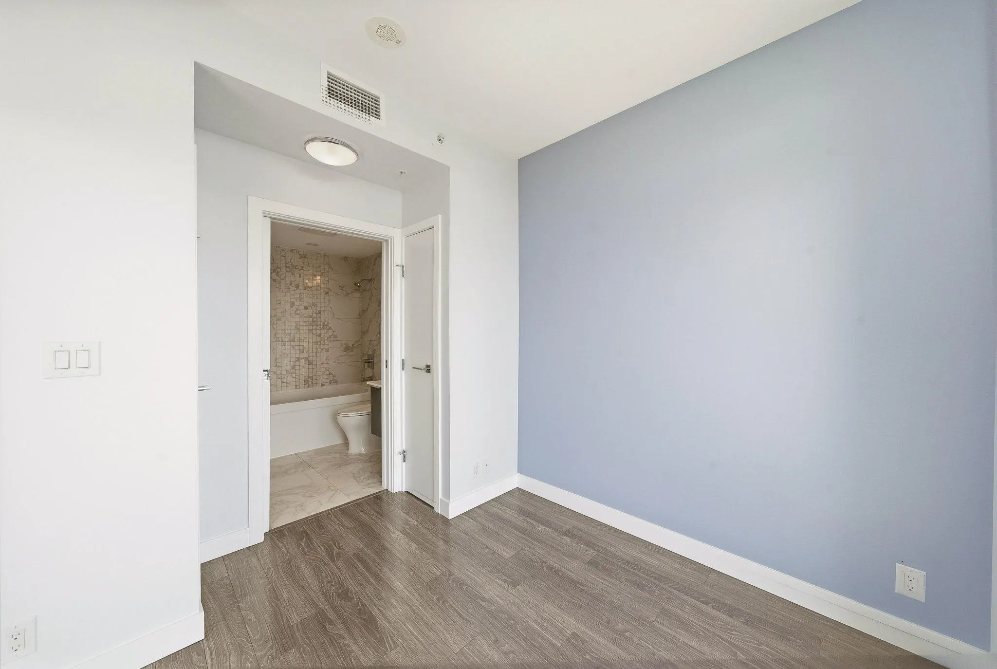 1283 Howe Street #3605