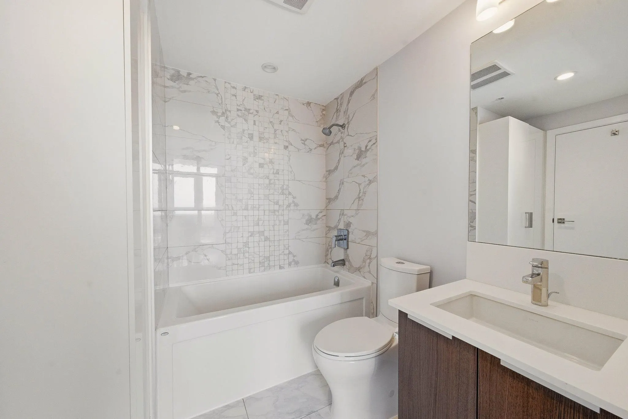 1283 Howe Street #3605