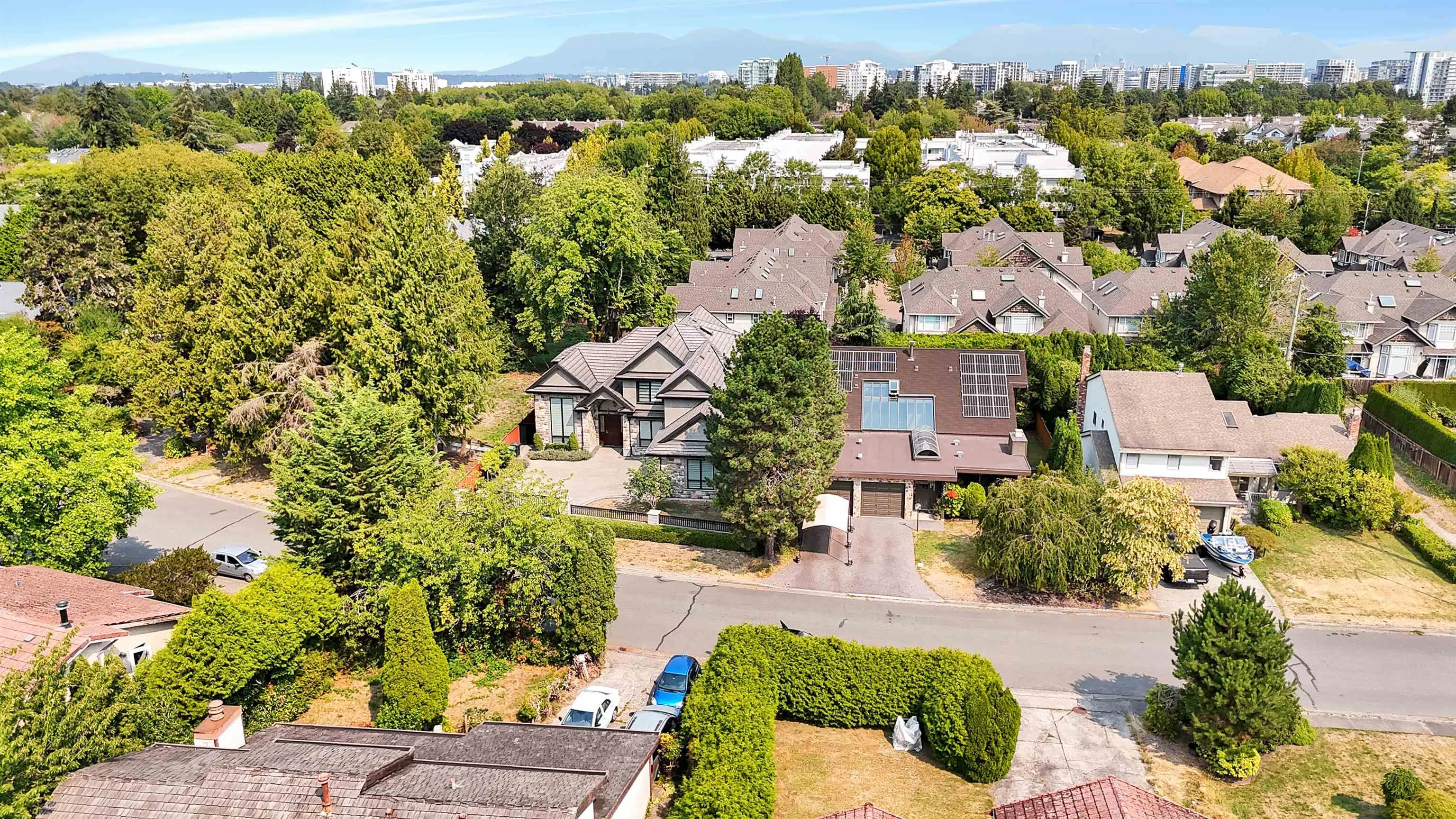 7691 Sunnymede Crescent