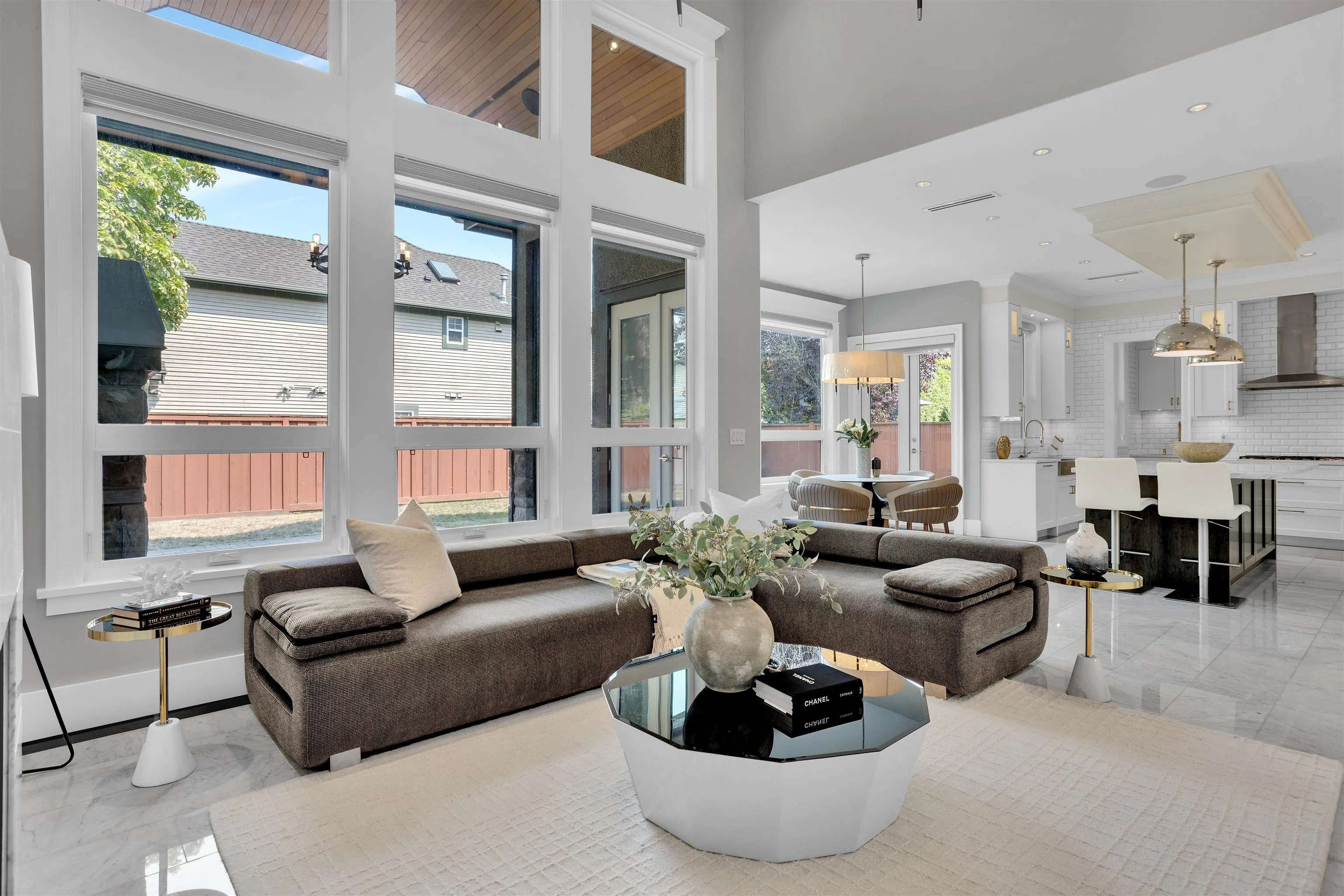 7691 Sunnymede Crescent