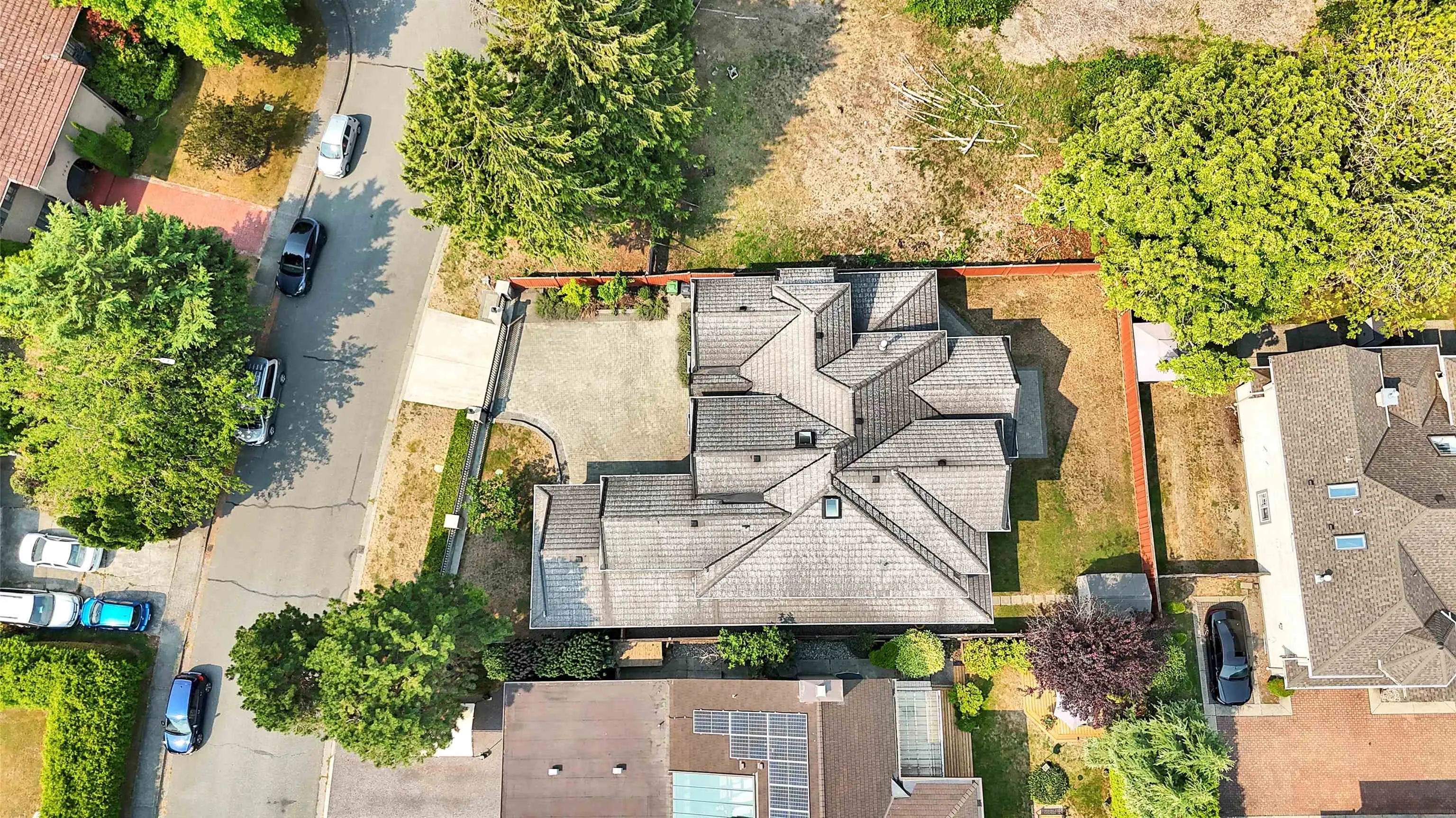 7691 Sunnymede Crescent