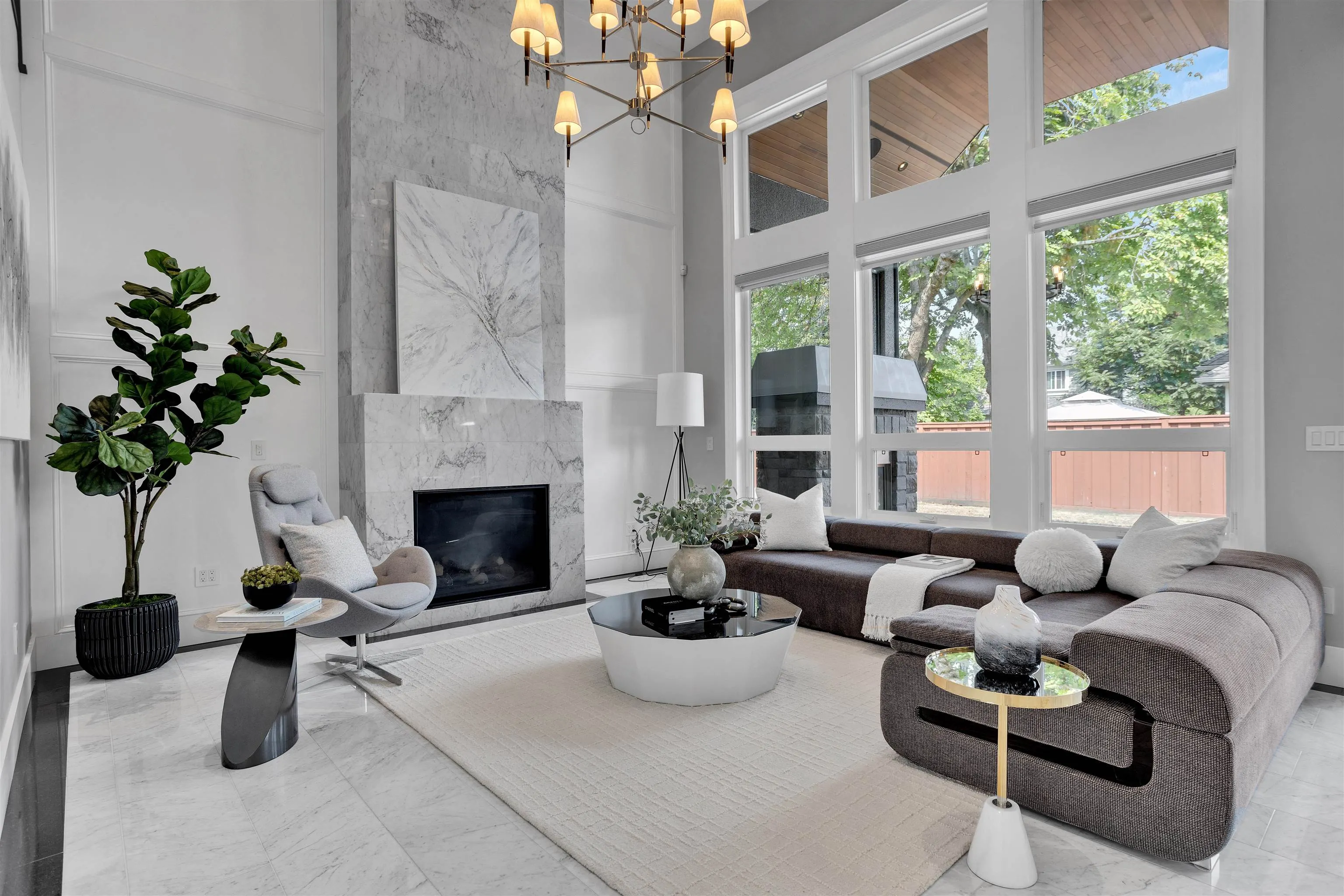 7691 Sunnymede Crescent