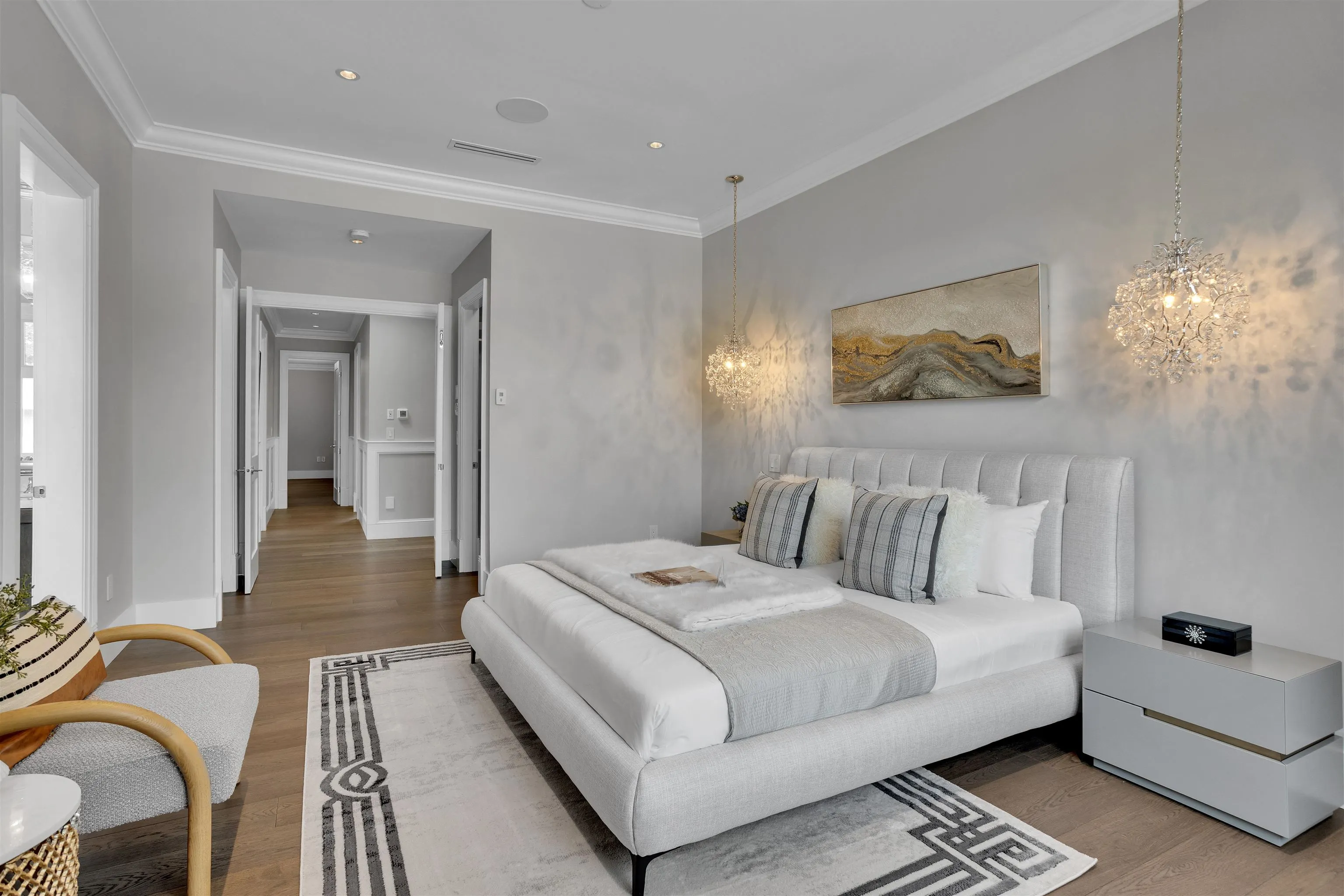7691 Sunnymede Crescent