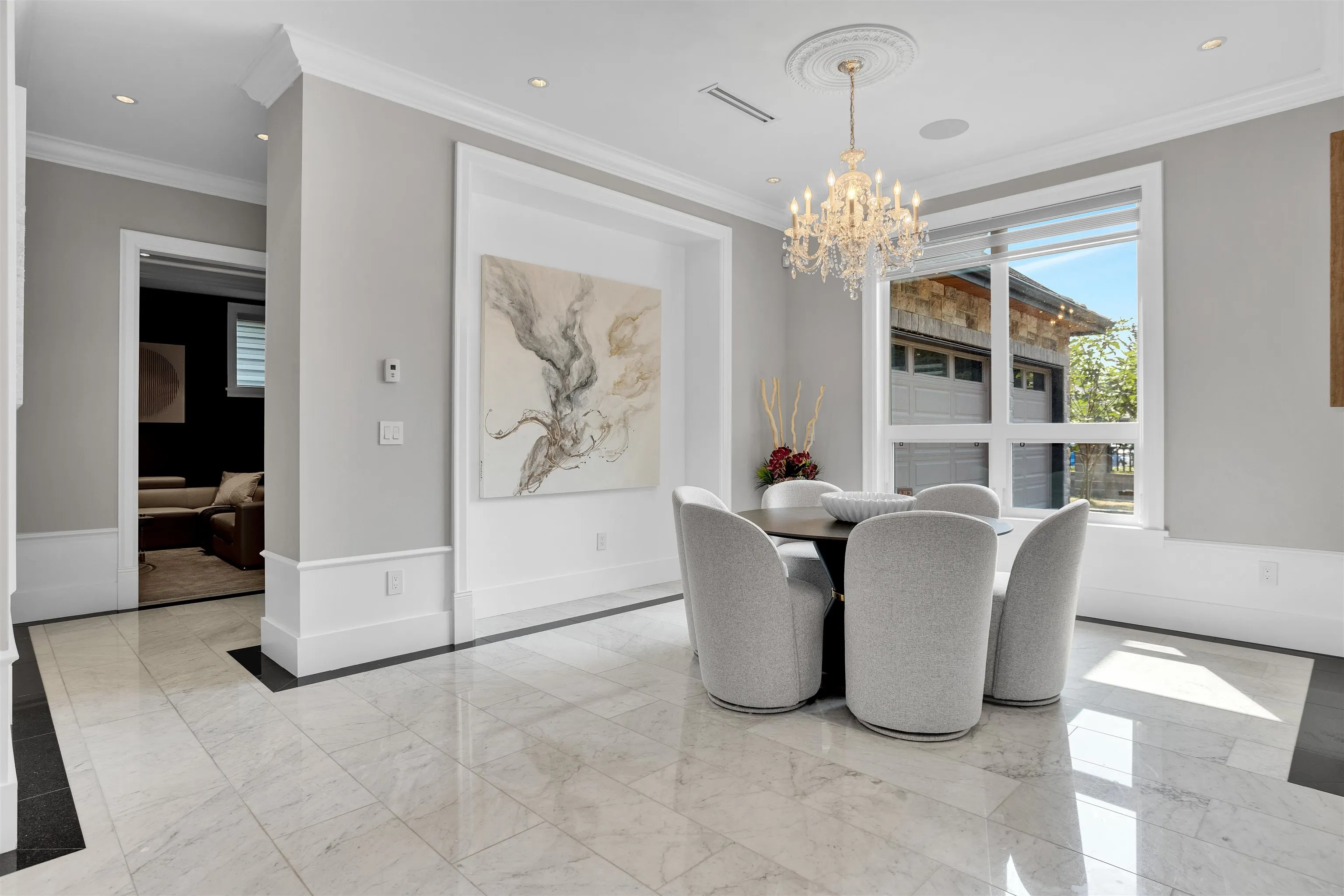 7691 Sunnymede Crescent