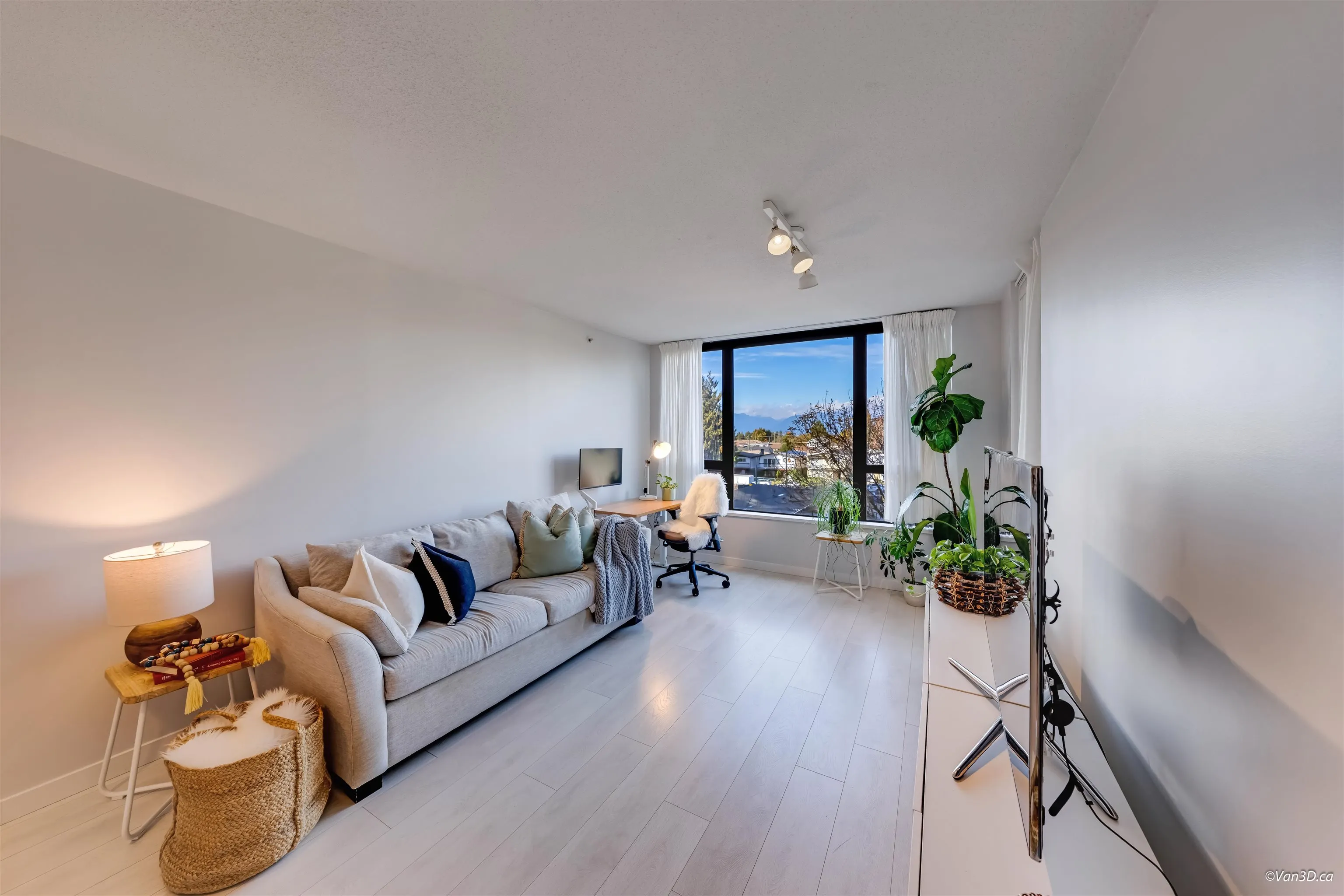 7138 Collier Street #402