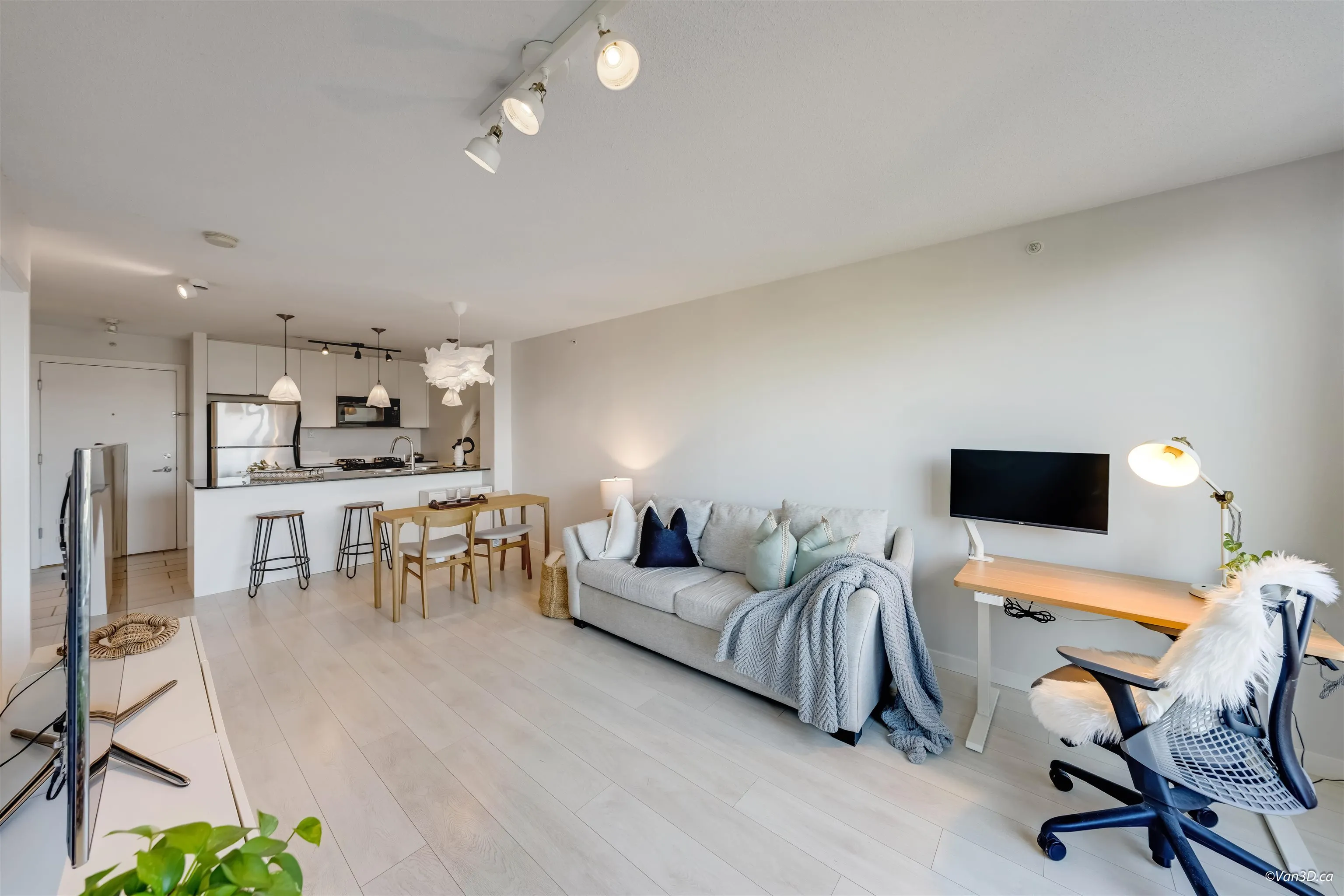 7138 Collier Street #402