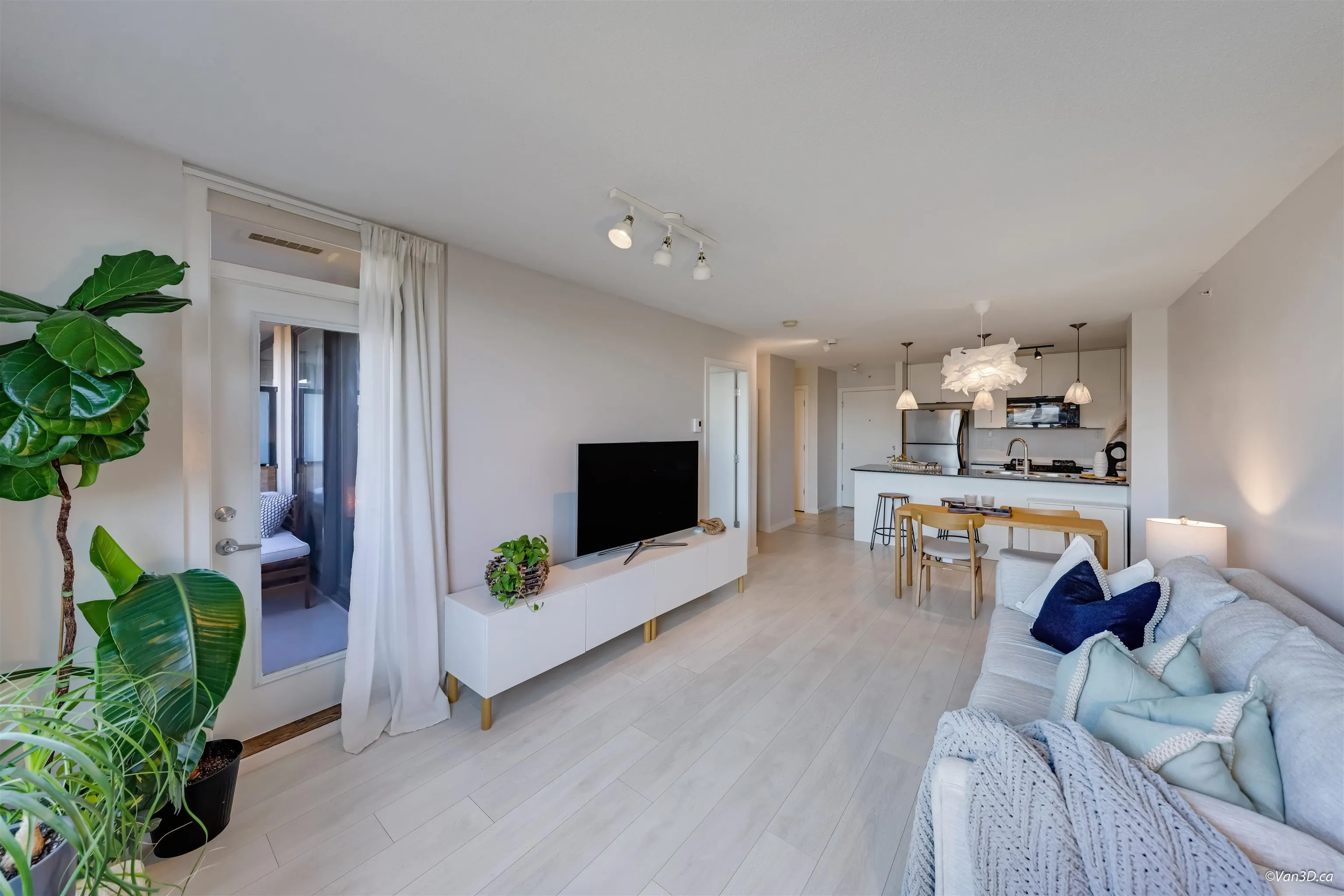 7138 Collier Street #402