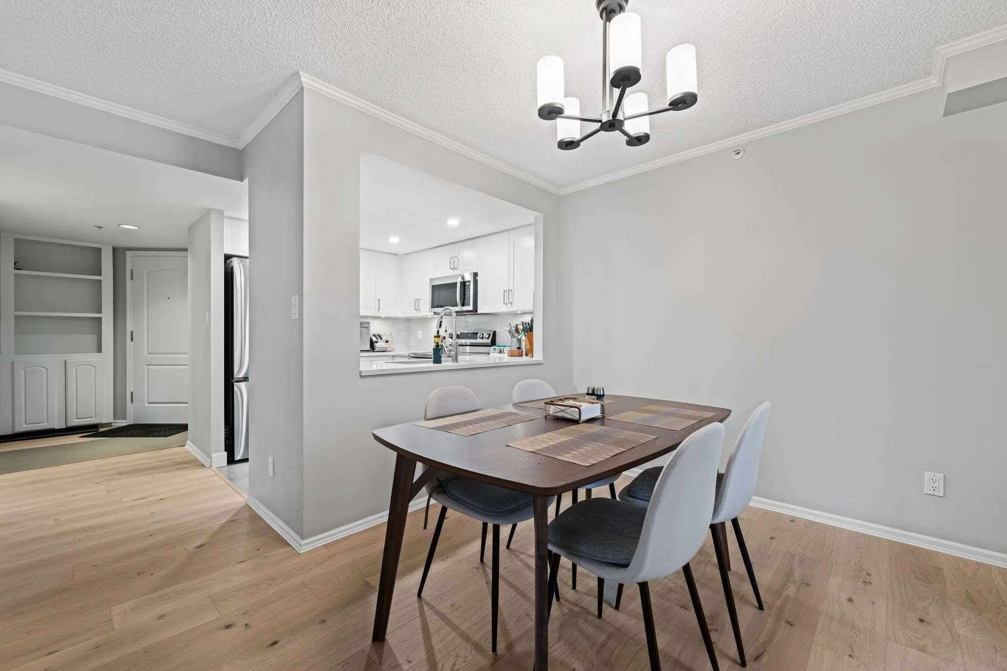 867 Hamilton Street #906
