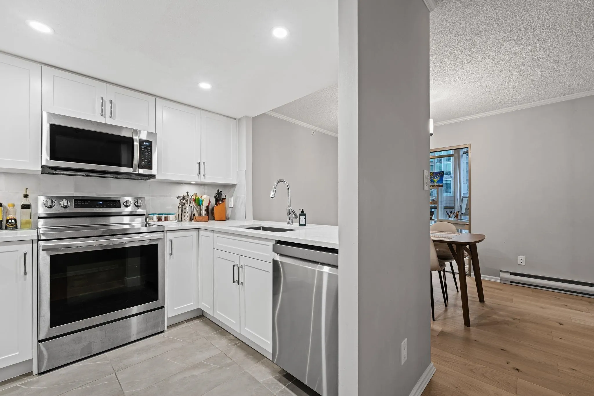 867 Hamilton Street #906