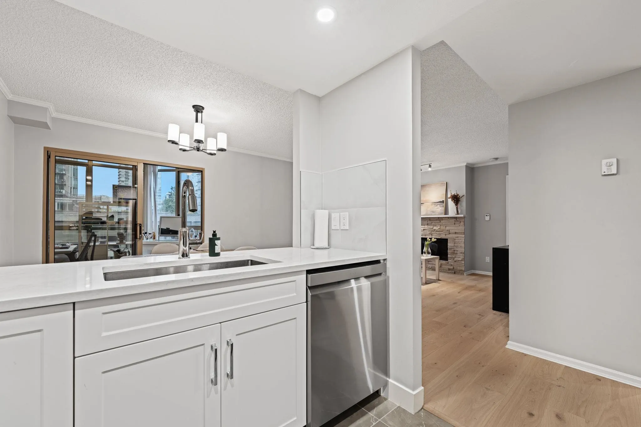 867 Hamilton Street #906