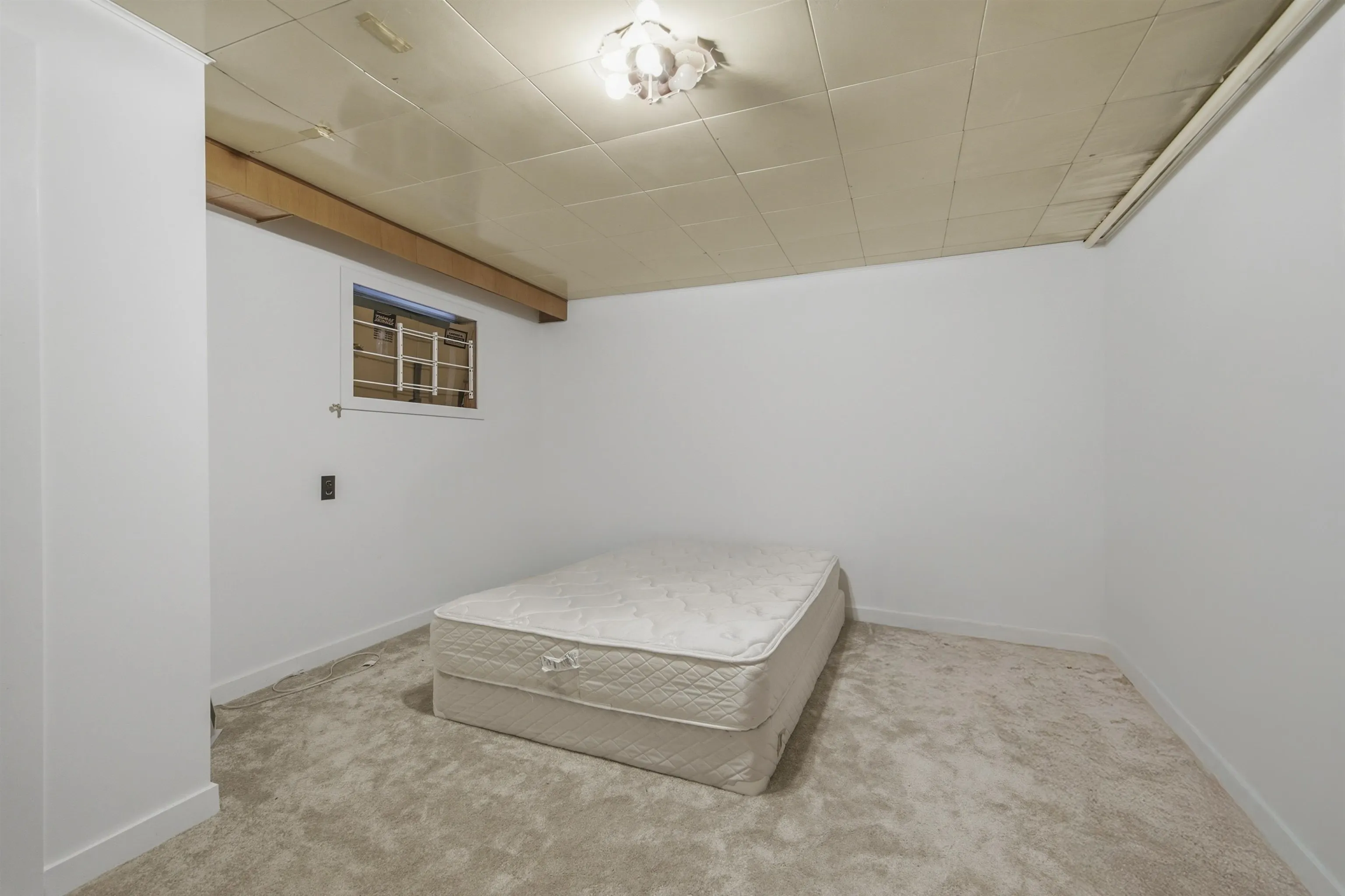 14 W 37th Avenue