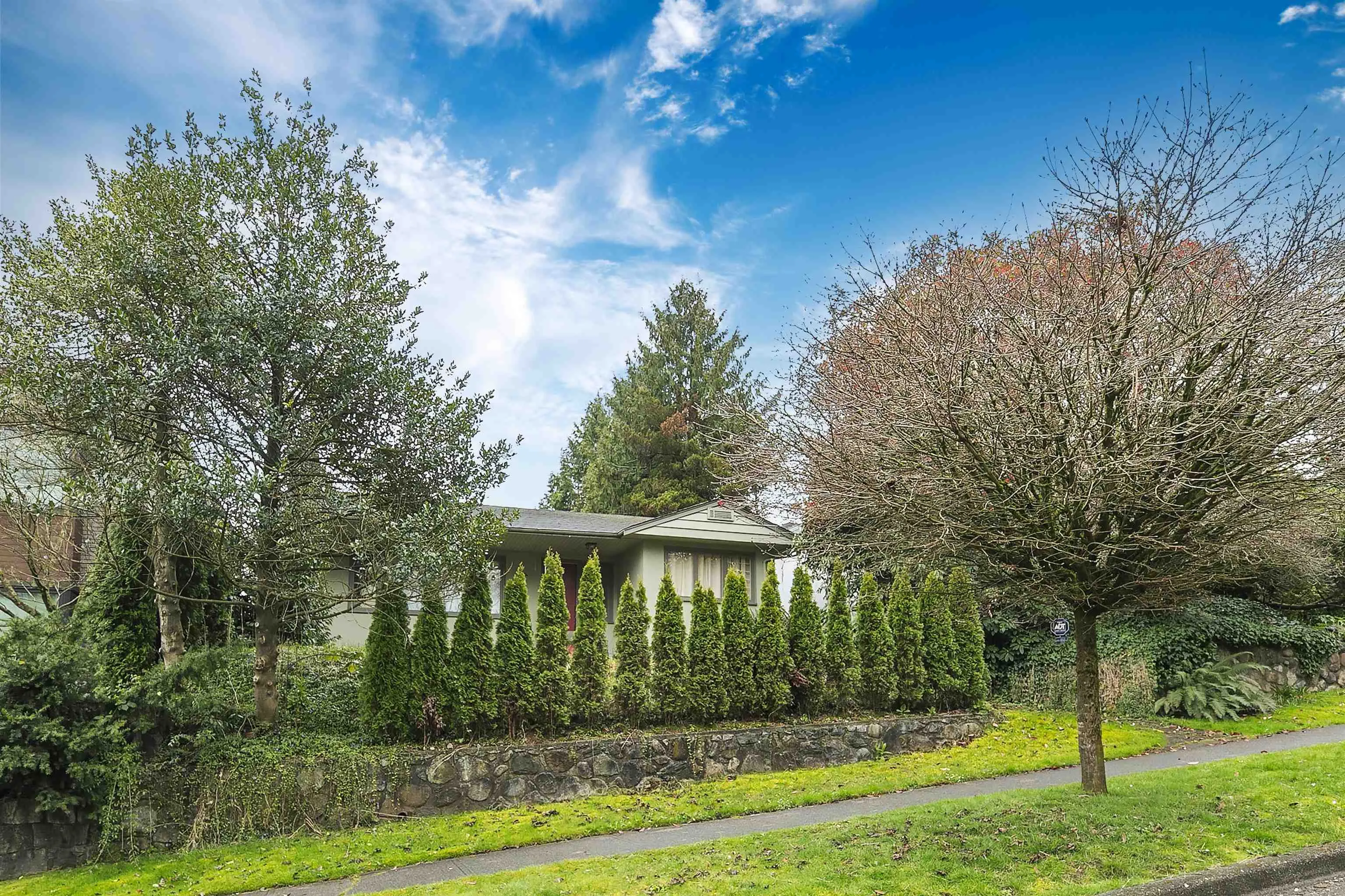 14 W 37th Avenue