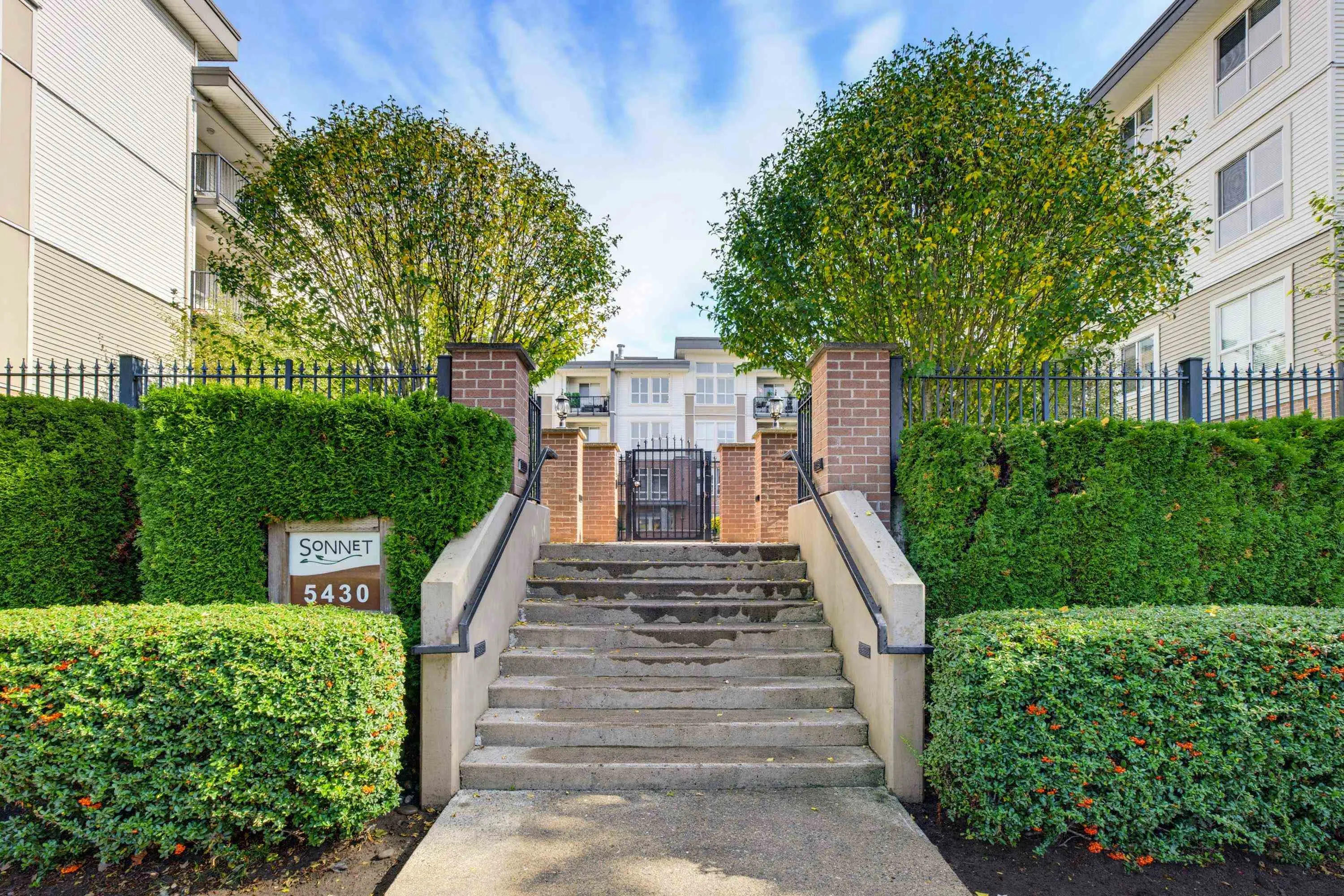 5430 201 Street #202
